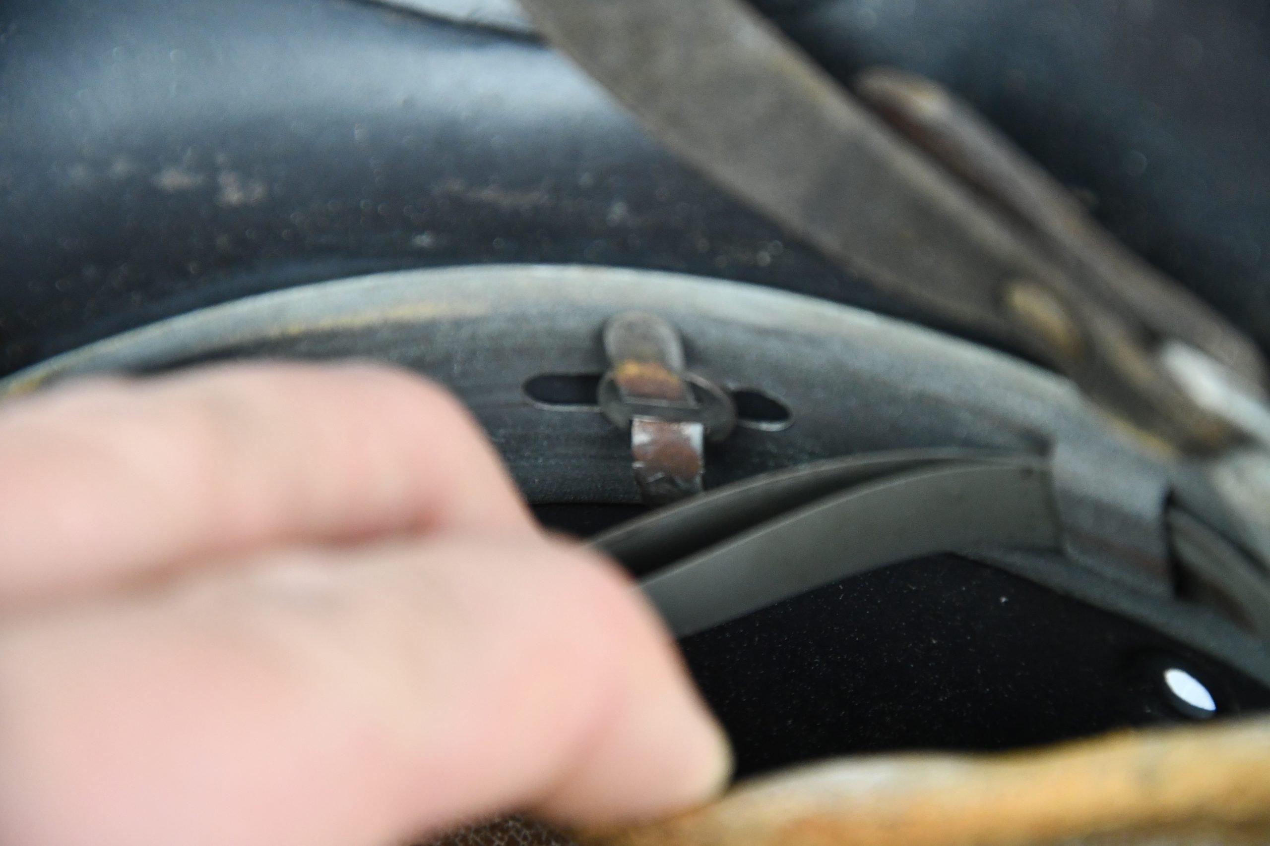 M40 Luftwaffe single decal steel helmet SE64 — image 18
