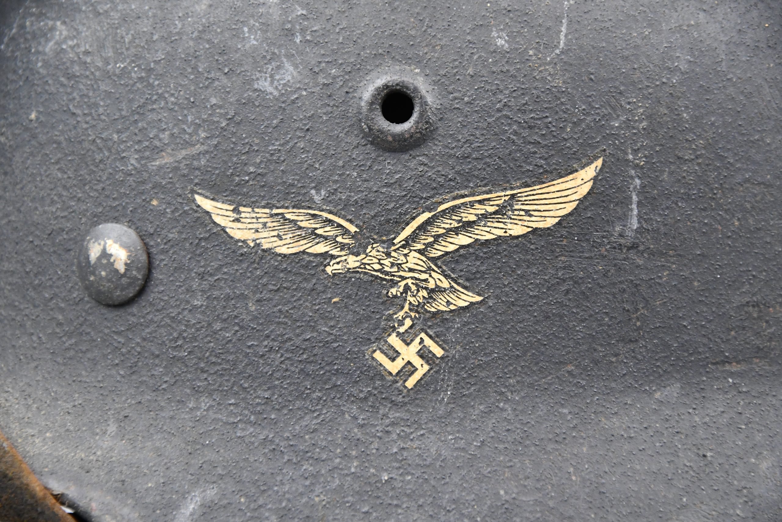 M40 Luftwaffe single decal steel helmet SE64 — image 2