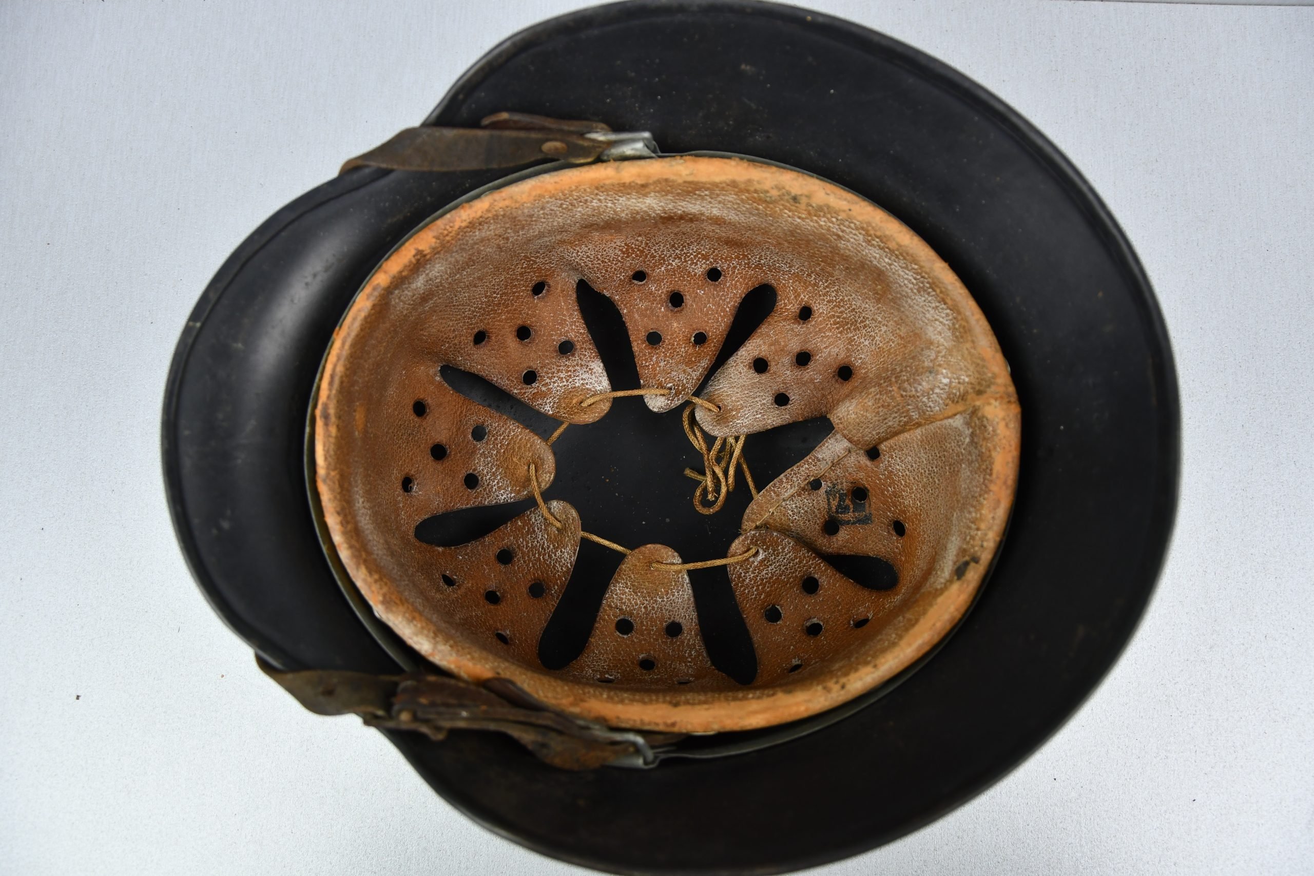 M40 Luftwaffe single decal steel helmet SE64 — image 8