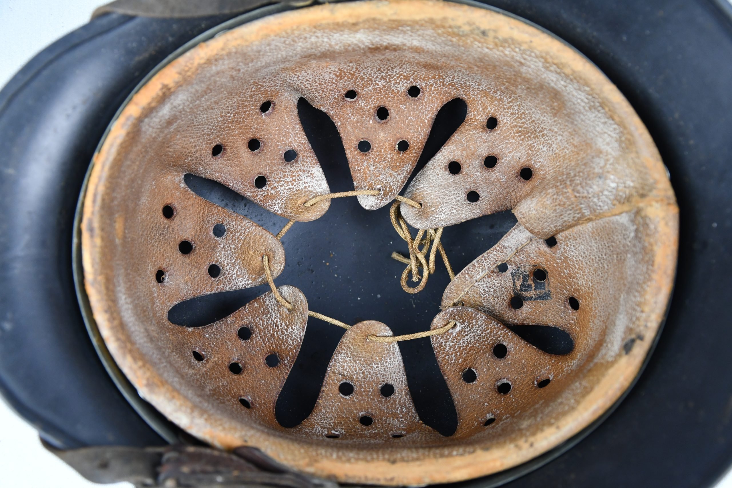 M40 Luftwaffe single decal steel helmet SE64 — image 9