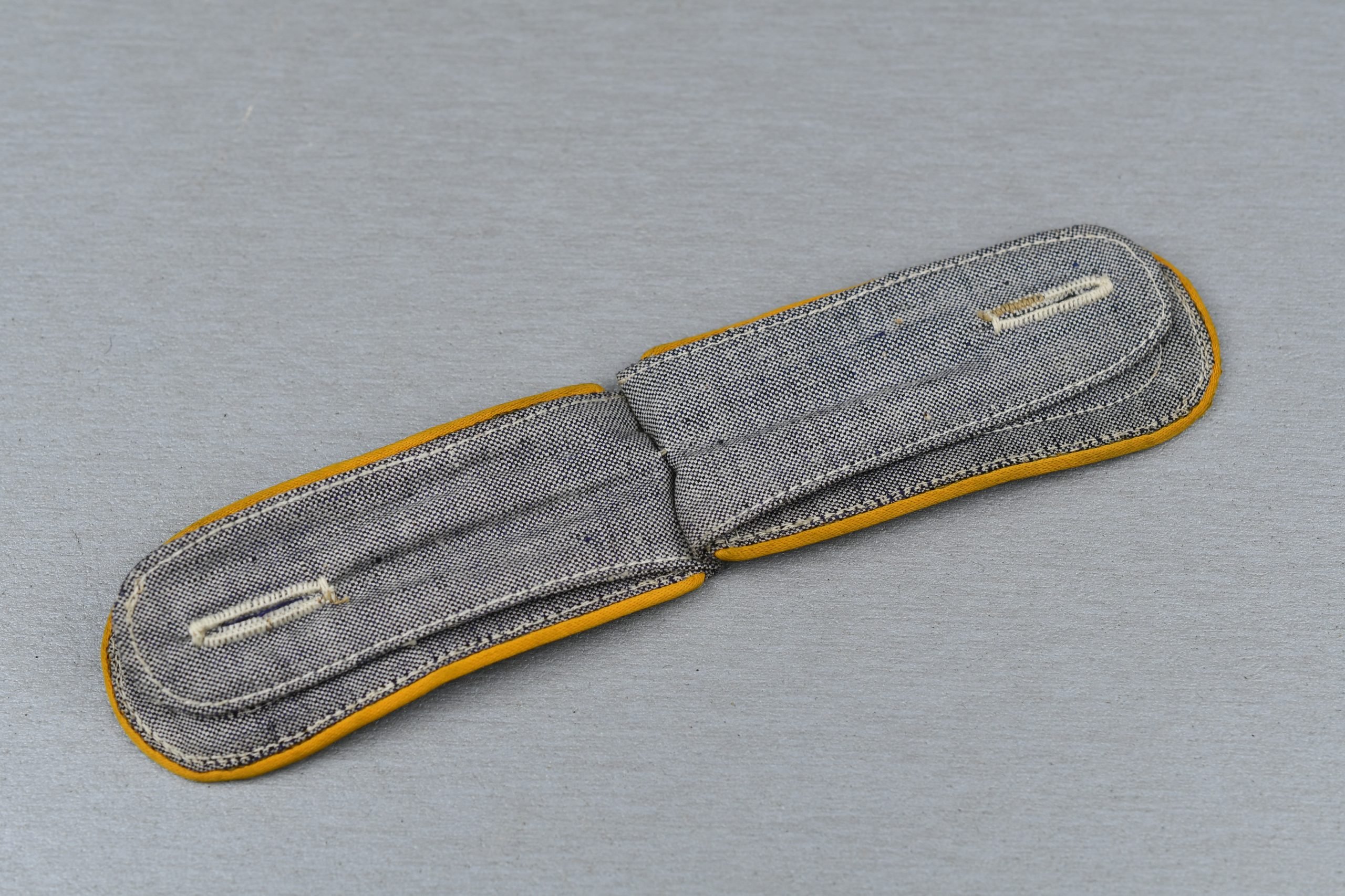 RARE Luftwaffe pilot or paratrooper shoulder boards for Unteroffizier in blue summer cloth — image 4