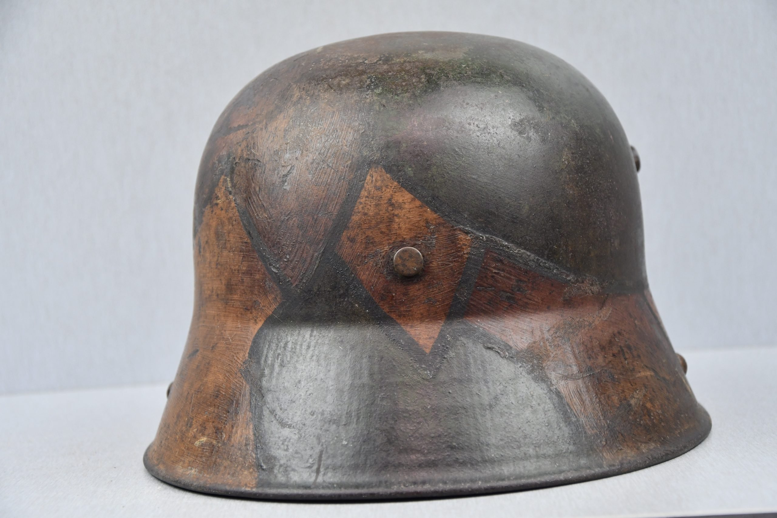 WW1 Germann M16 'Mimikri' camouflage helmet St.66 — image 8