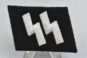 Standard Waffen-SS rune collar tab