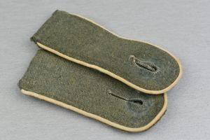 M40 army (Heer) infantry shoulder boards for enlisted men