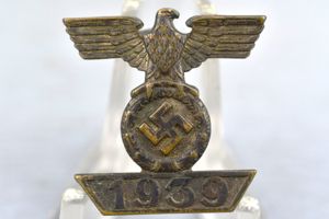 Iron Cross second class 1939 clasp 'Wiederholungsspange' by Deumer