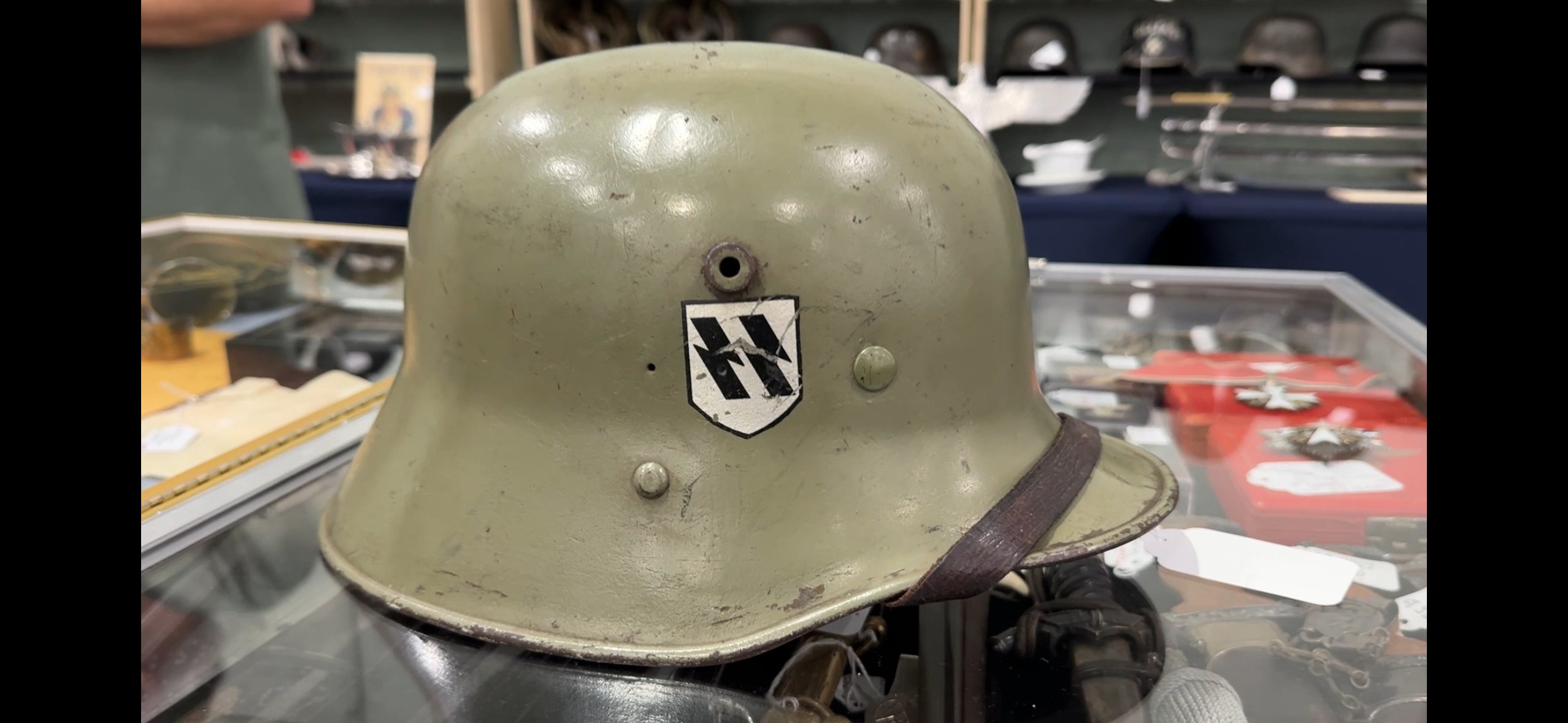 RARE Waffen-SS unissued helmet decal 'Austrian mirror runes' — image 6