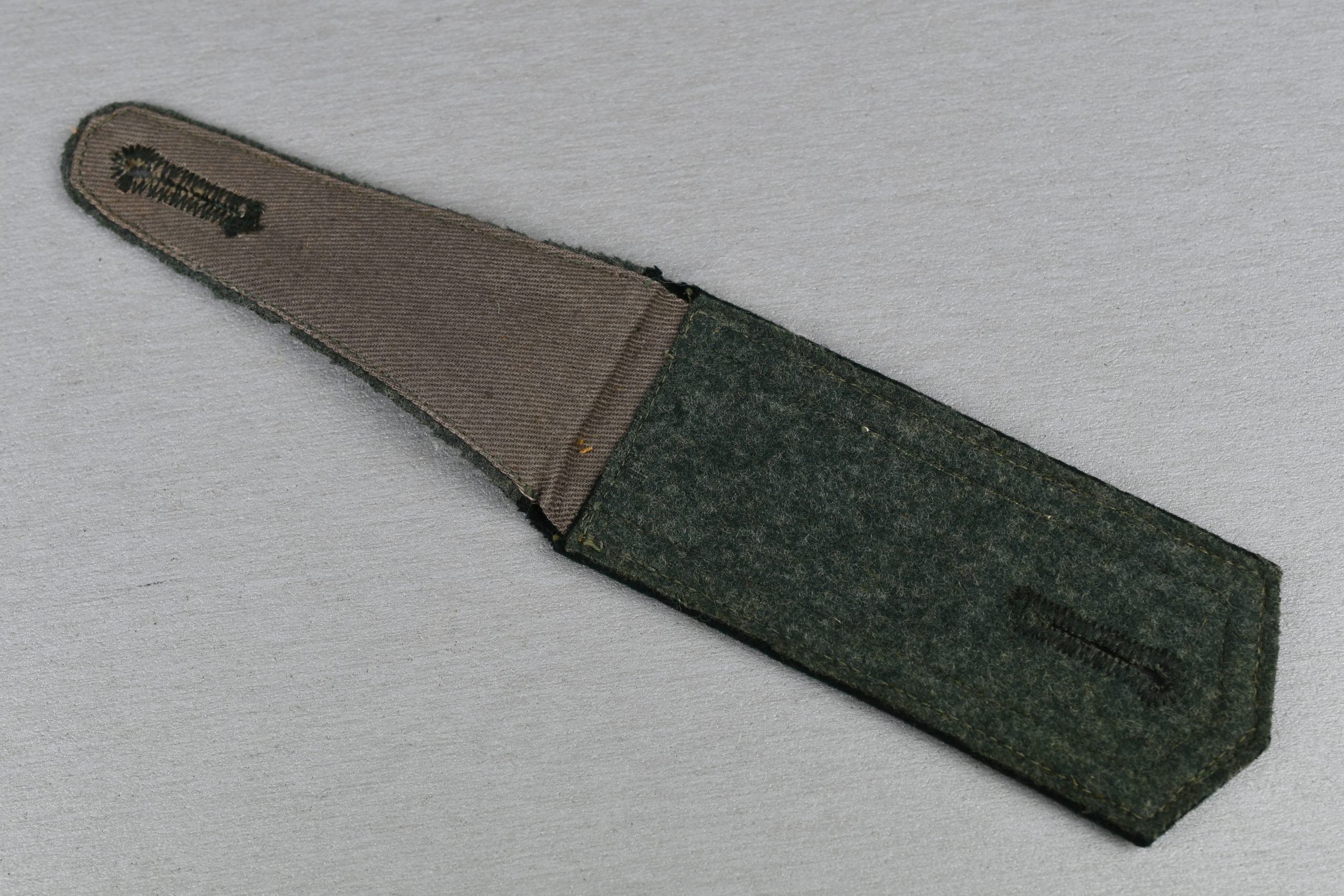 Early M33 army (Heer) shoulder board Infanterie-Regiment 118 for Unteroffizier — image 3