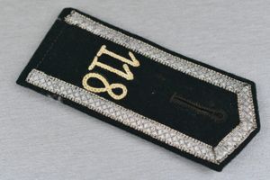Early M33 army (Heer) shoulder board Infanterie-Regiment 118 for Unteroffizier