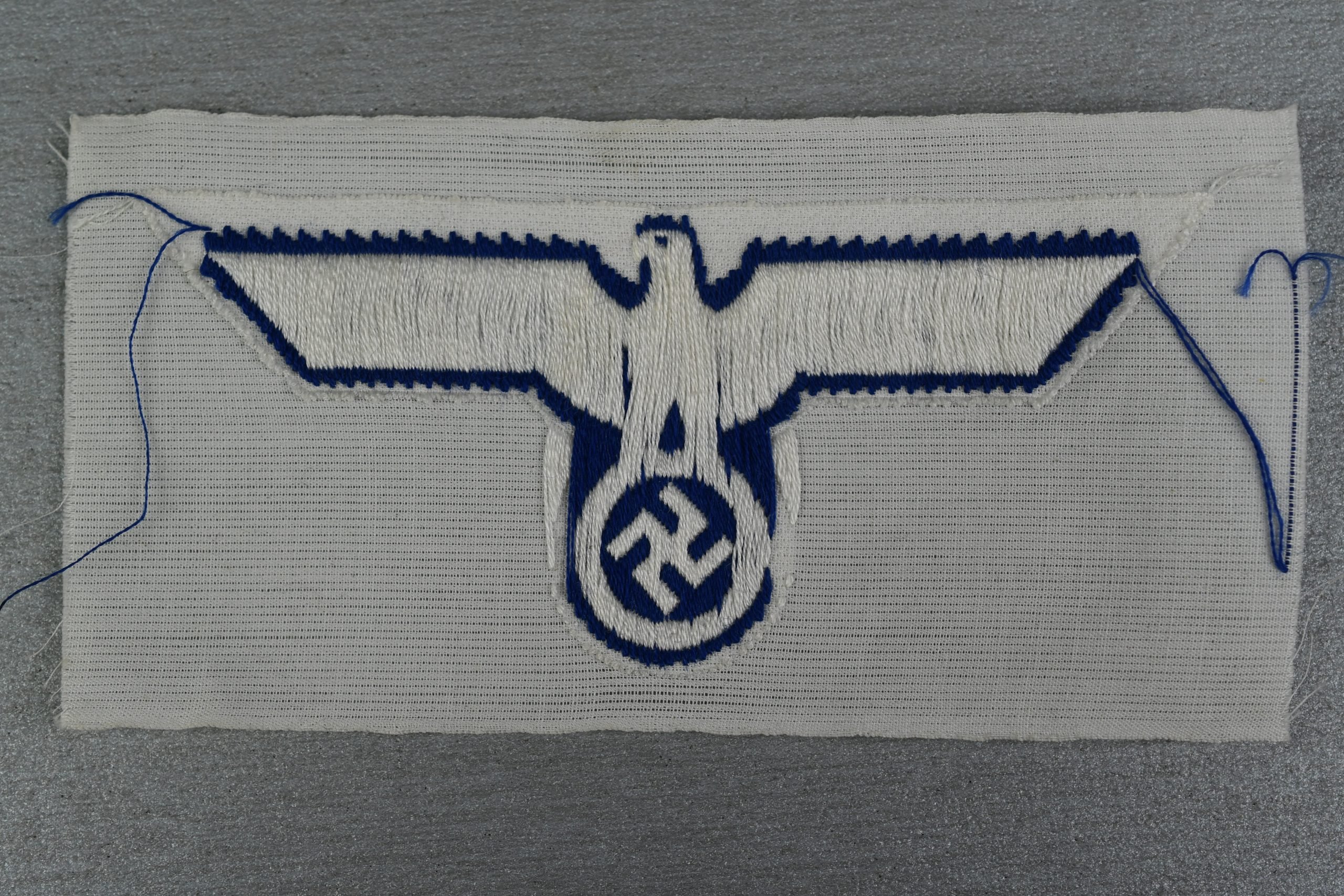 Kriegsmarine sailor shirt 'BeVo' breast eagle — image 2
