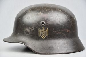 M40 army (Heer) single decal steel helmet Q64
