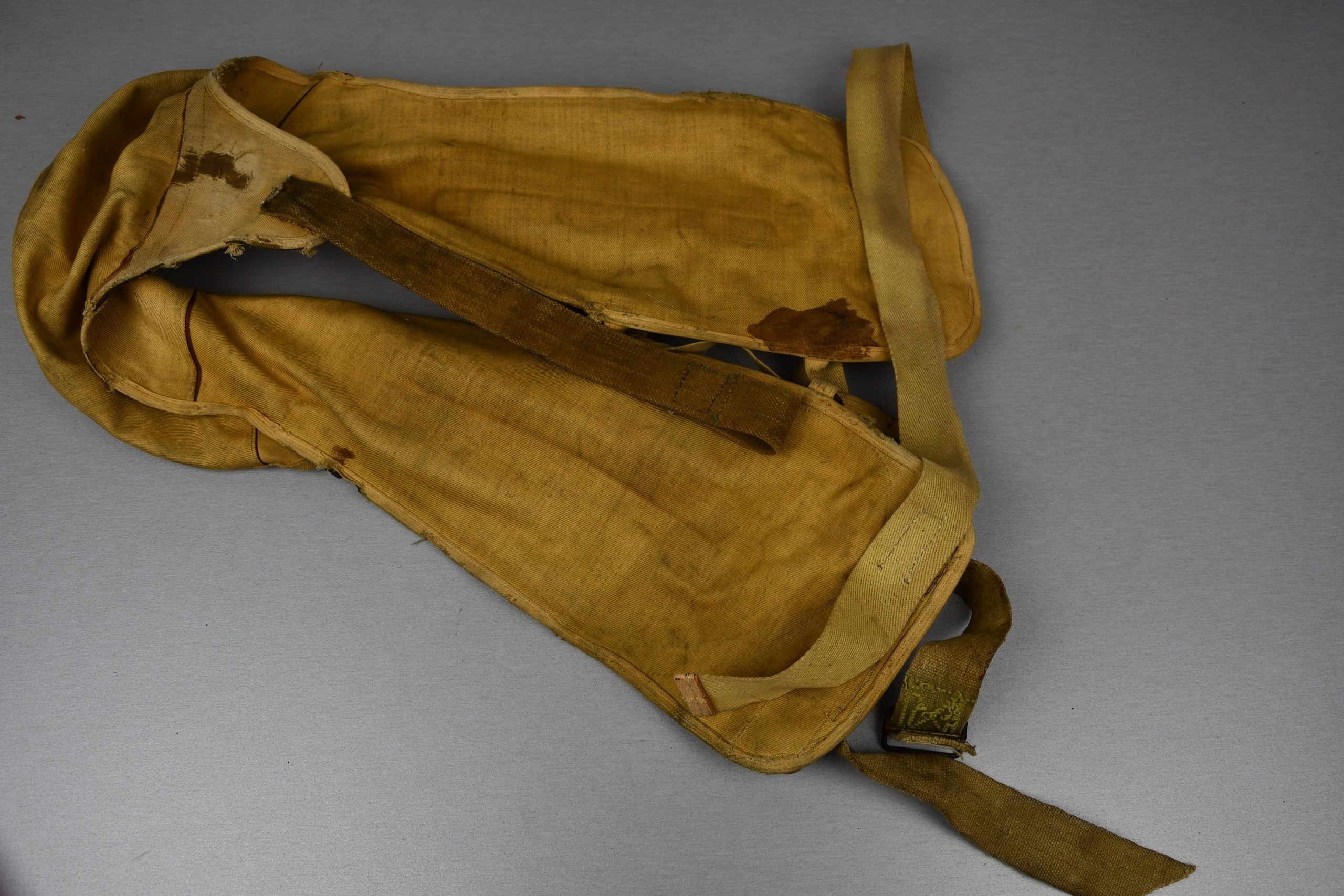 Luftwaffe pilot 'Schwimmweste' type 10-30 B-2 — image 6