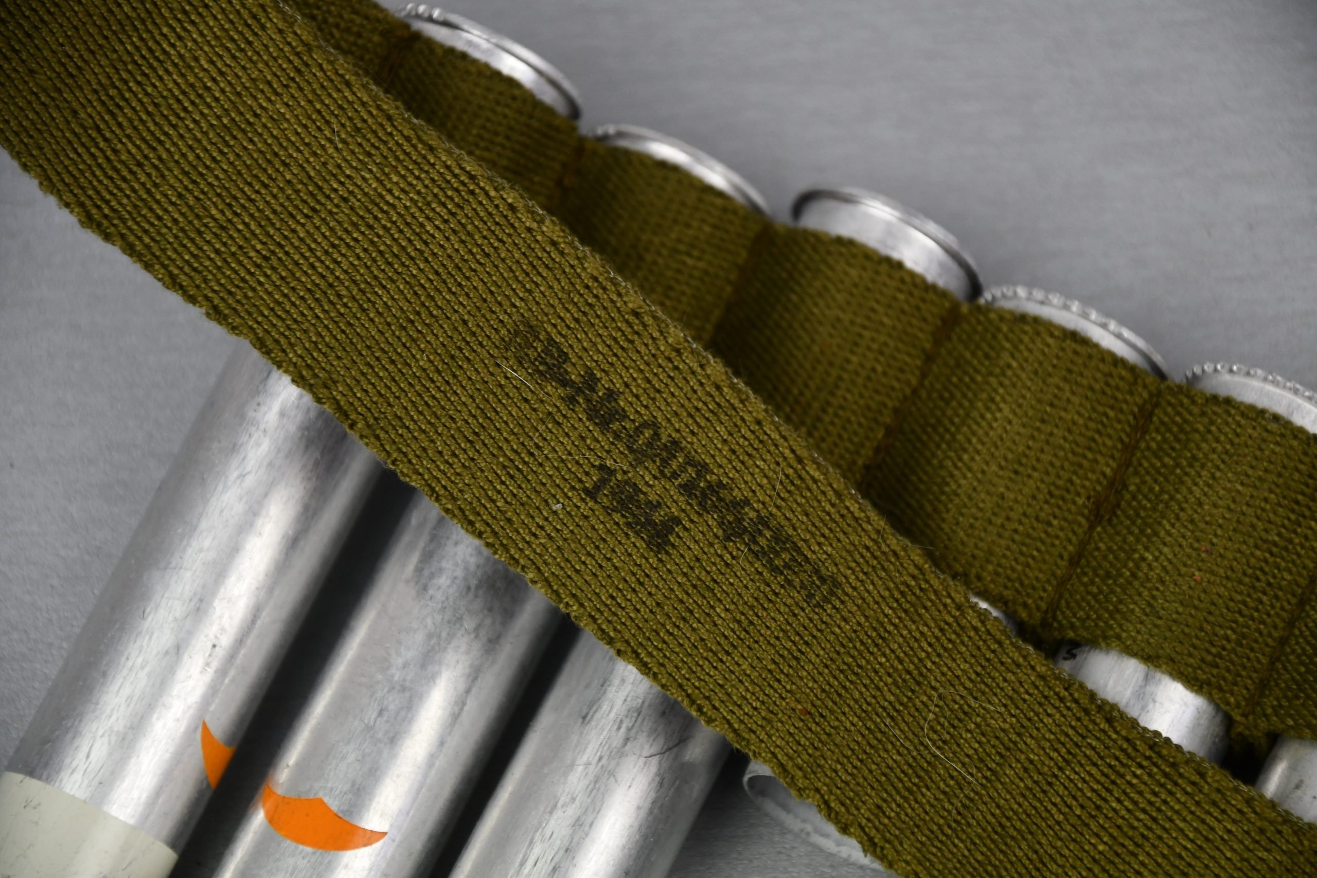 Luftwaffe 6 emtpy flare gun round with strap — image 3