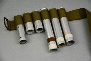 Luftwaffe 6 emtpy flare gun round with strap