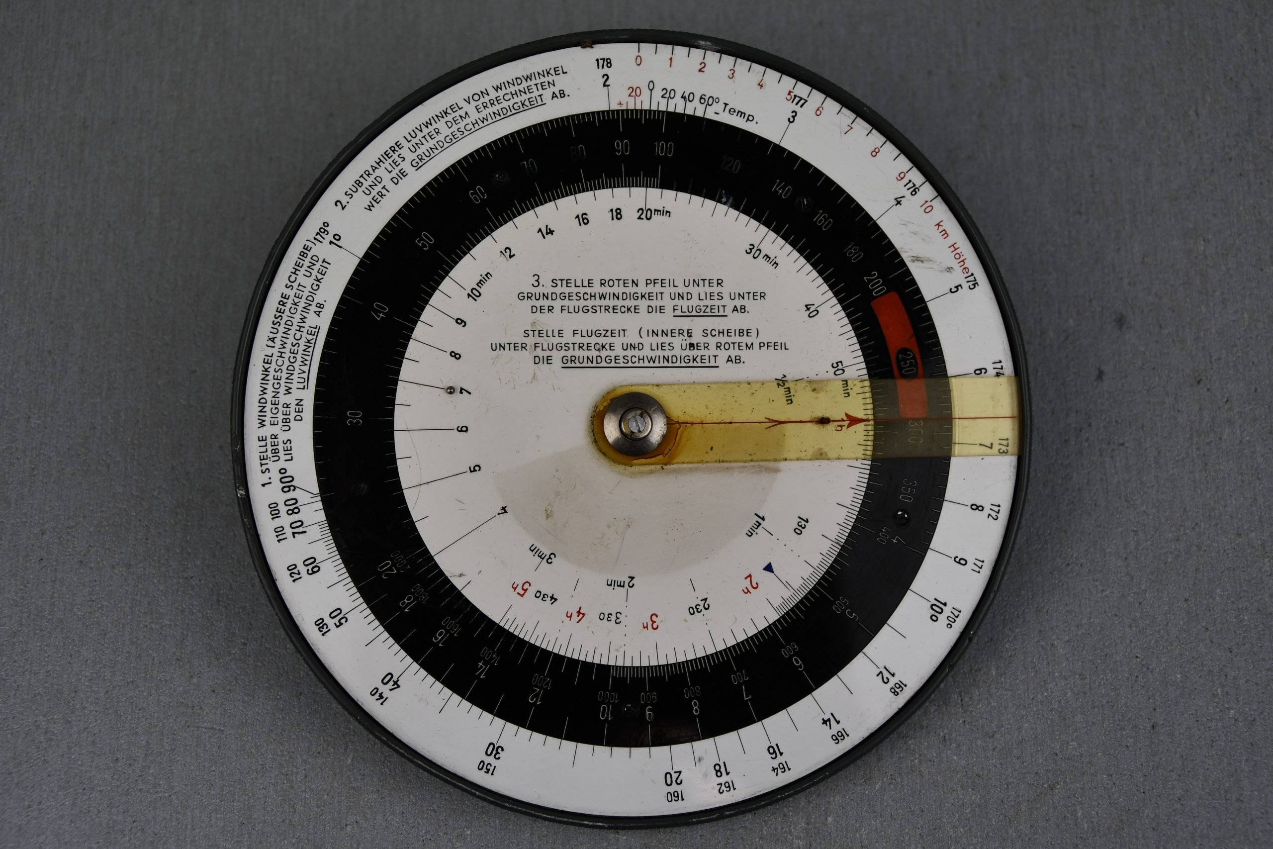 Luftwaffe pilot 'DR 2' flight navigation calculator 'Dreieckrechner' 1938 — image 2