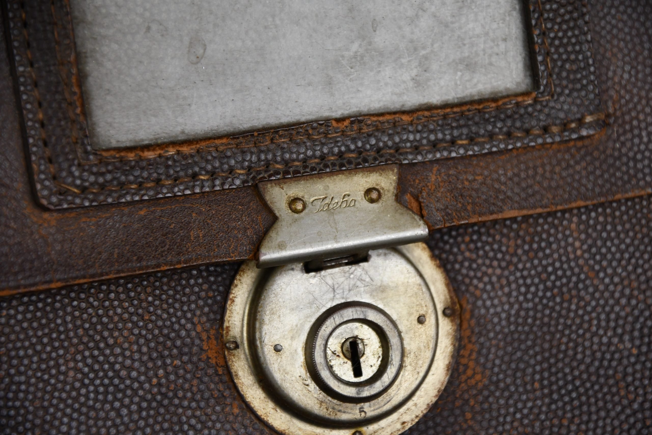 Luftwaffe pilot navigator leather suitcase — image 3