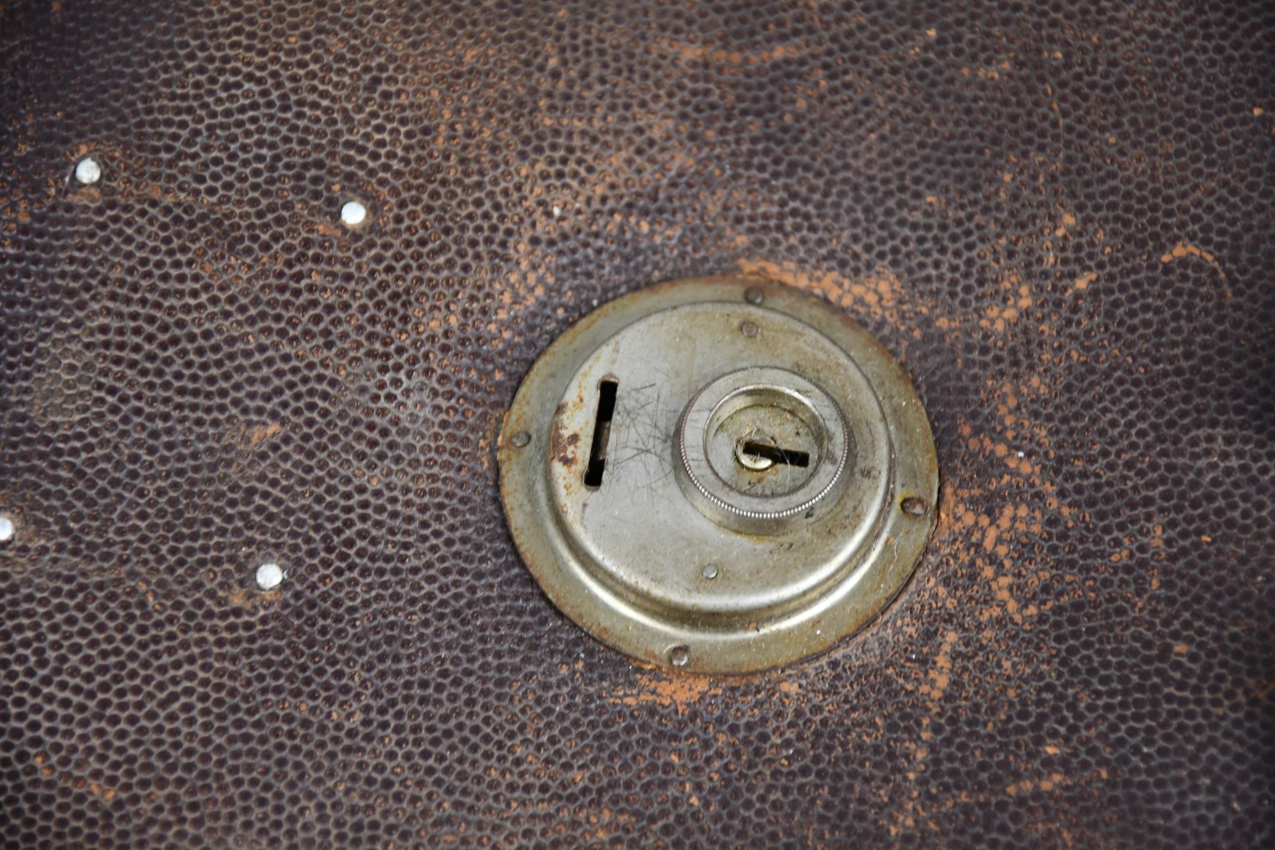 Luftwaffe pilot navigator leather suitcase — image 7