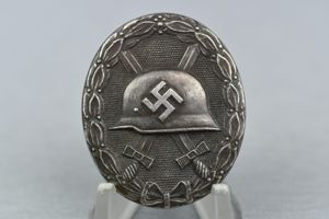 RARE Silver grade wound badge in Buntmetall Deschler/Wiedmann design