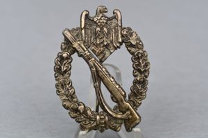 Infantry assault badge in silver by Frank & Reif