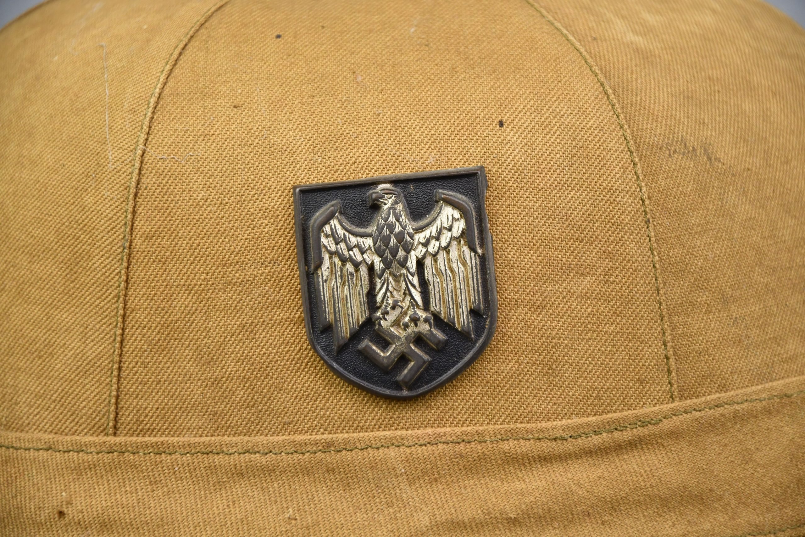 Army (Heer) tropical 'Afrikakorps' first pattern pith helmet by Werner Pause & Co. — image 2