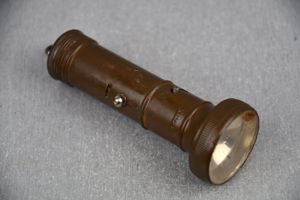 Wehrmacht flash light Pertrix 577
