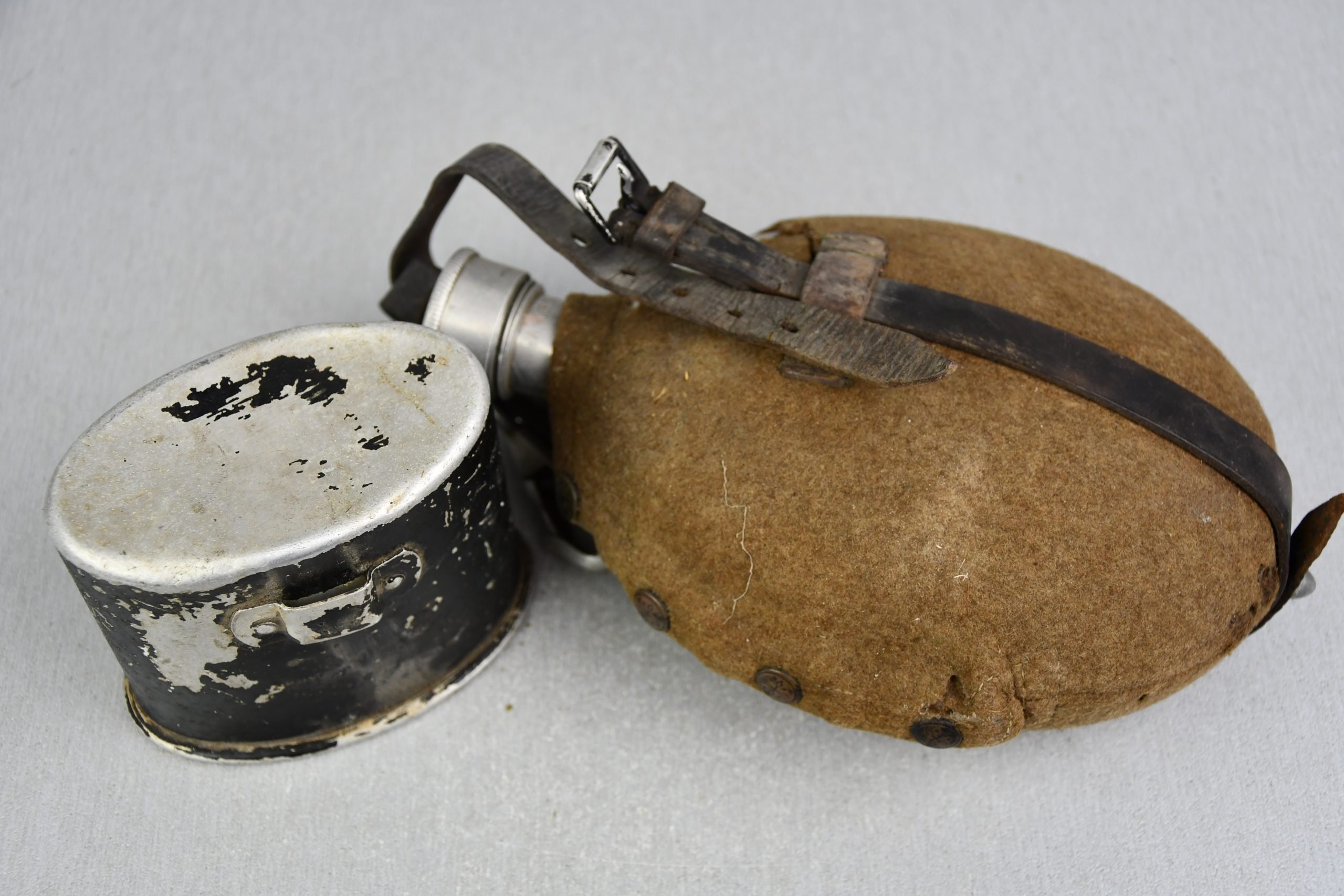 M31 Wehrmacht canteen A.W.G. 1936 — image 2