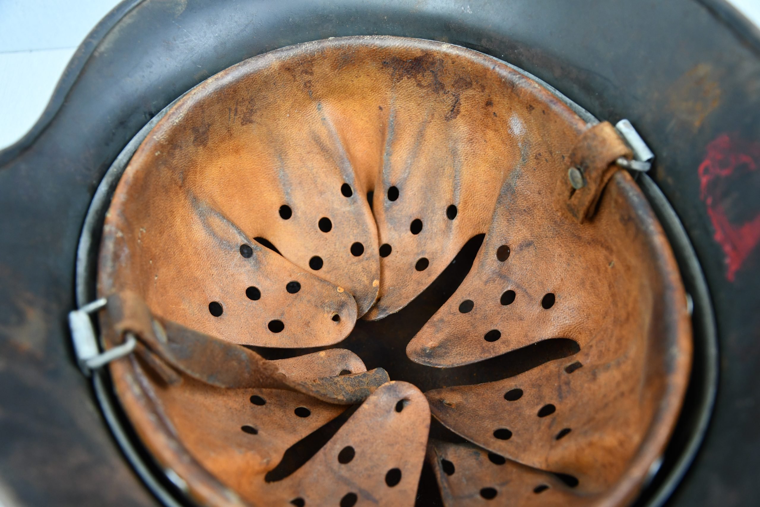 M40 Army (Heer) single decal steel helmet NS64 — image 11