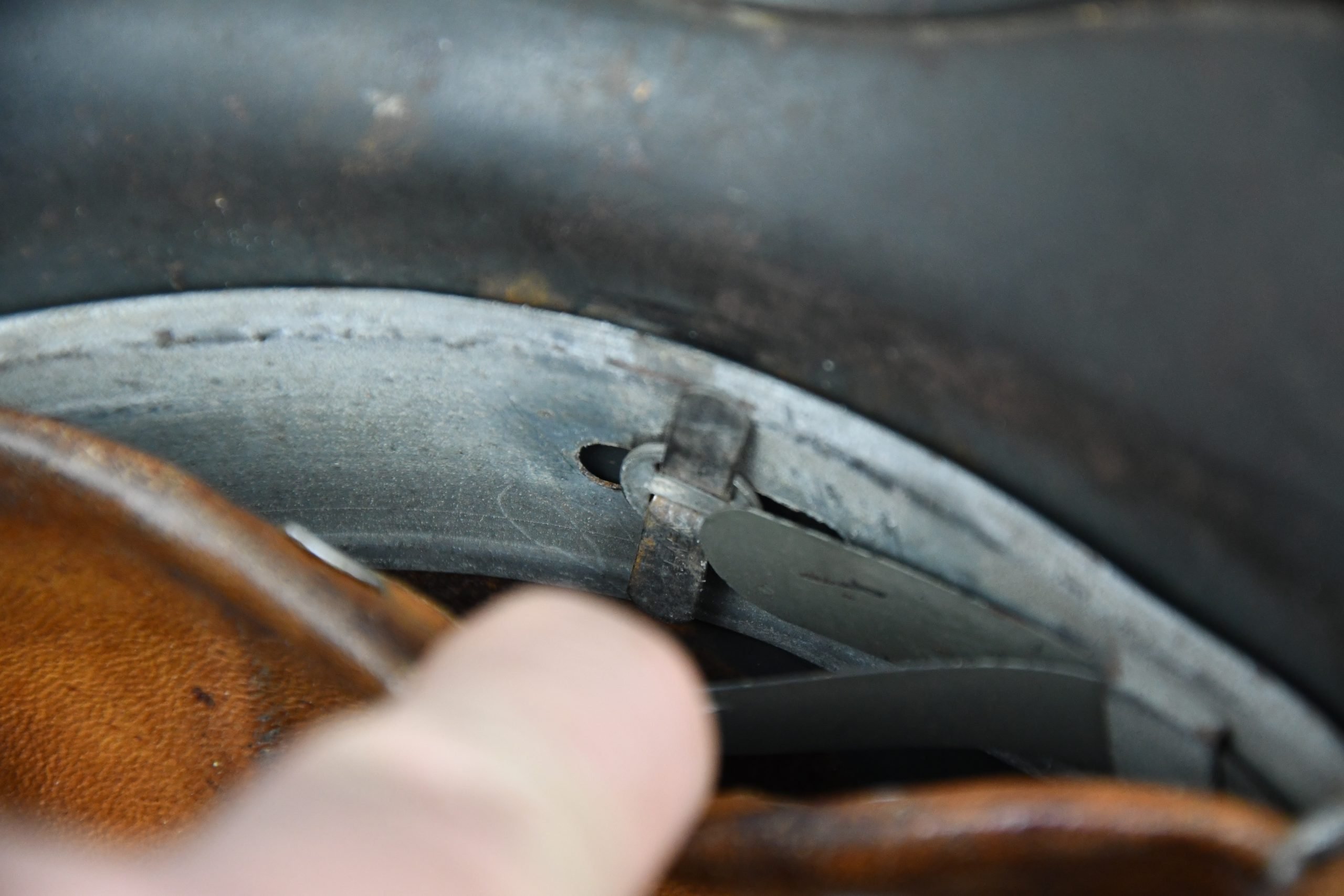 M40 Army (Heer) single decal steel helmet NS64 — image 19