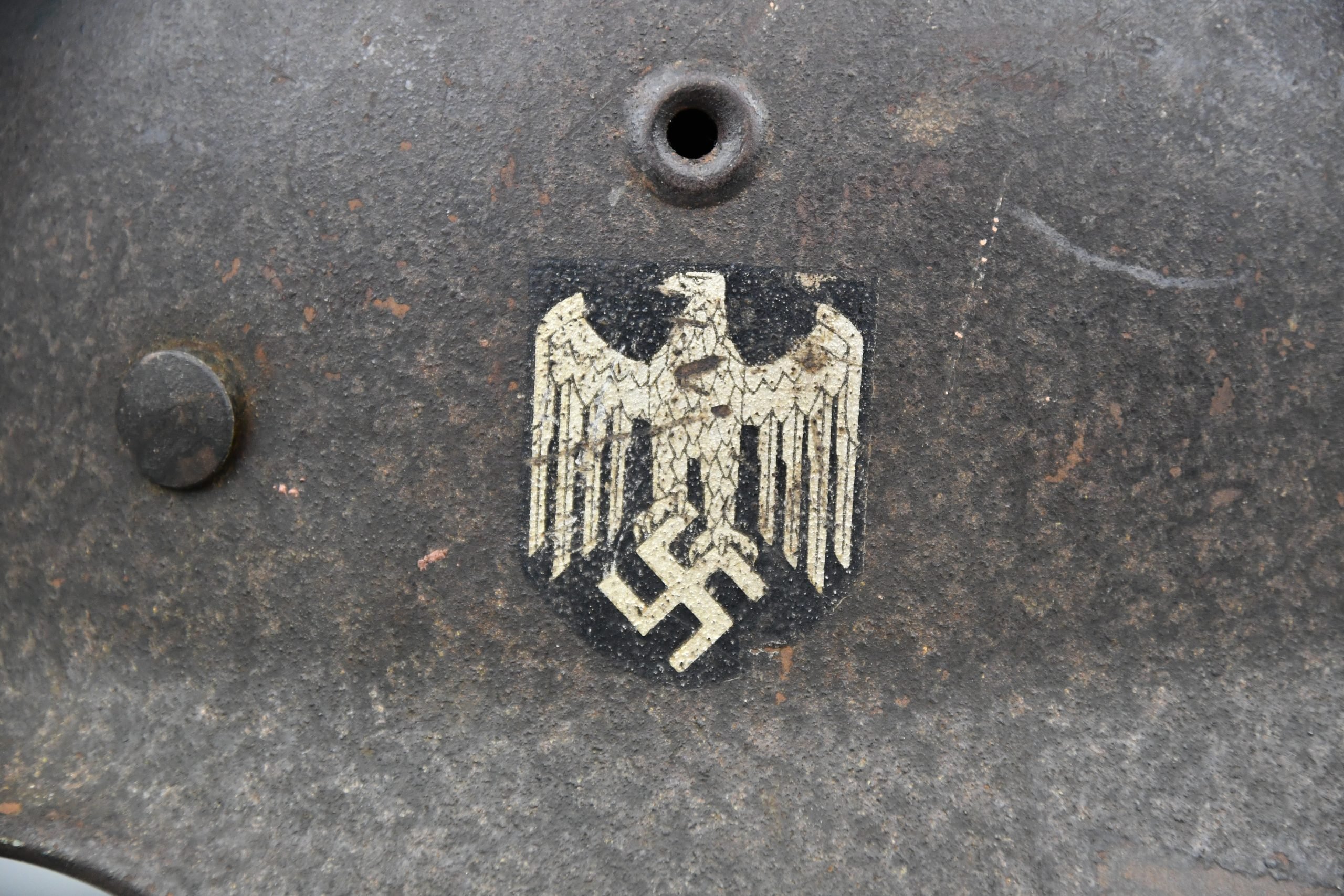 M40 Army (Heer) single decal steel helmet NS64 — image 2