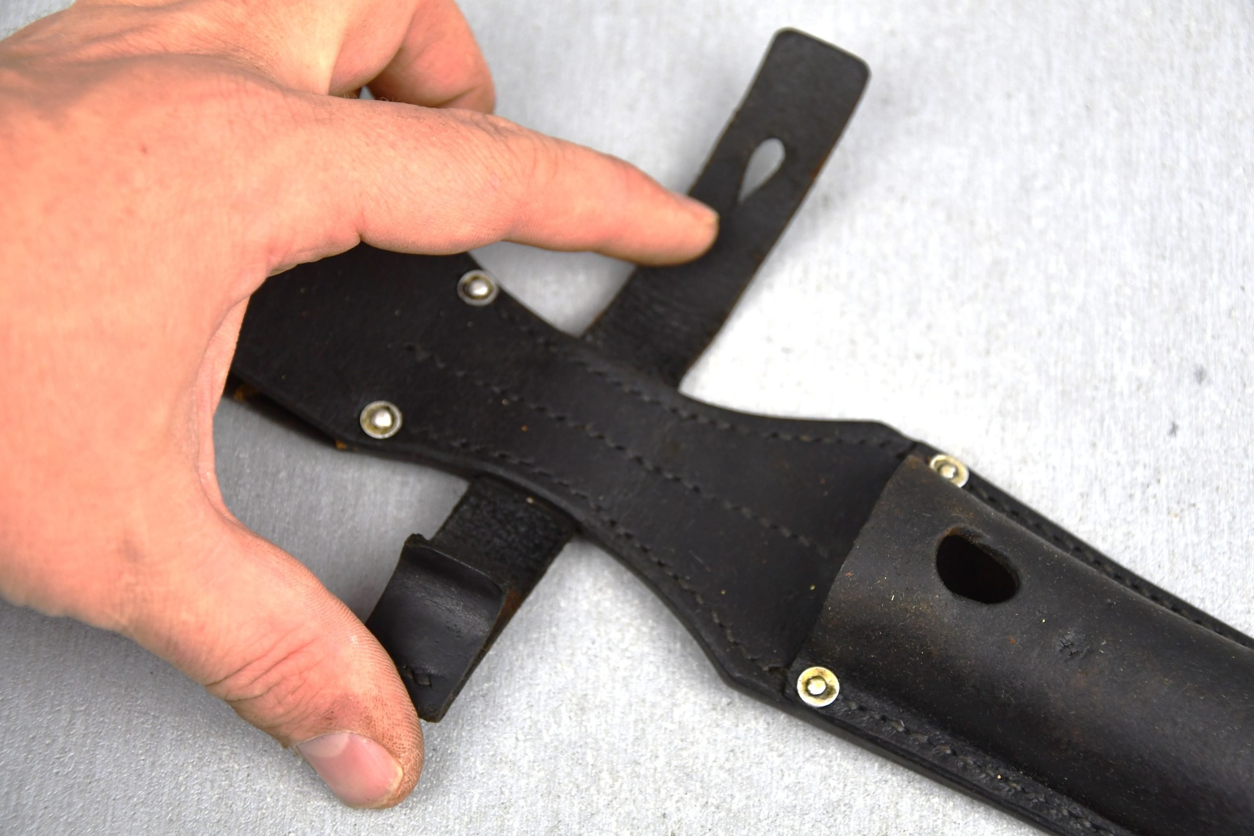 Wehrmacht K98 leather bayonet frog by Joseph Mol 1938 — image 2