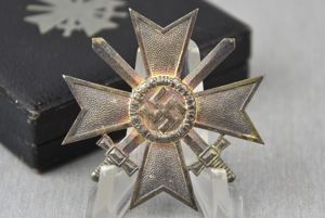 War Merit Cross first class w/ swords by Deschler & …