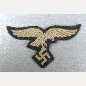 Early Luftwaffe 'droop-tail' cap eagle