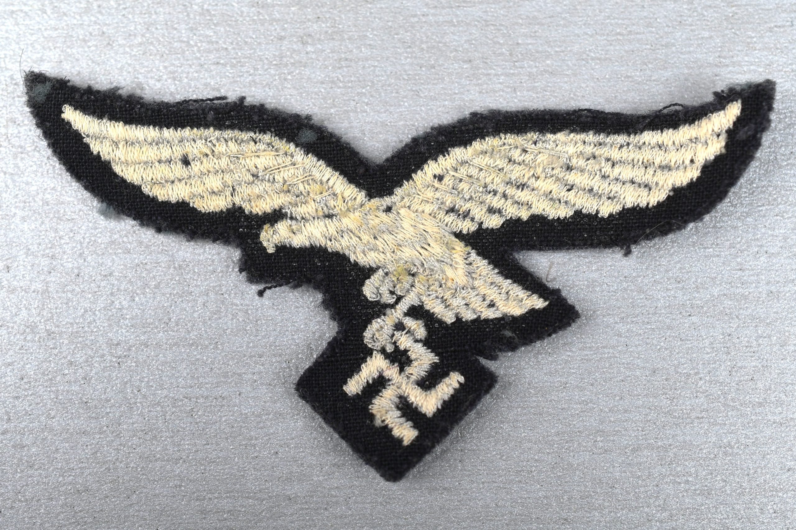 Luftwaffe enlisted breast eagle — image 2