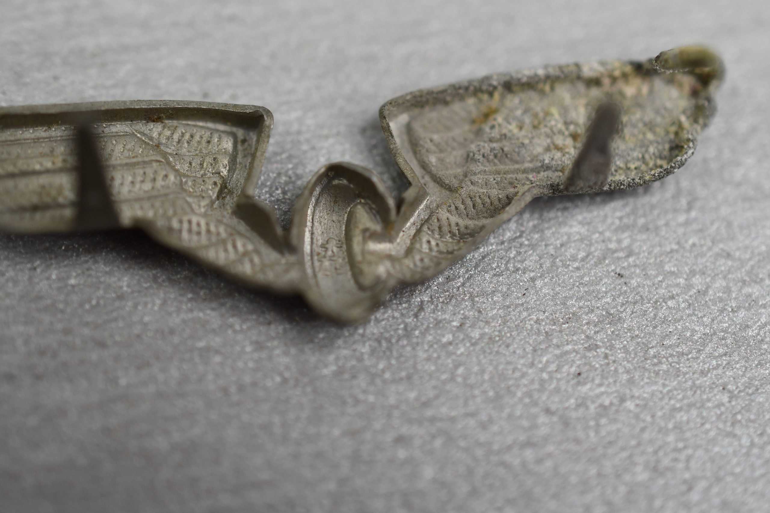 Reichsbahn 41mm collar tab insignia by Assmann — image 2