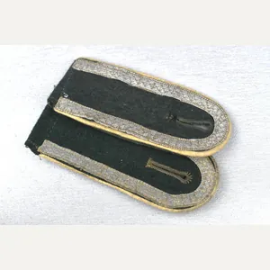 M36 army (Heer) infantry shoulder boards for Unteroffizier