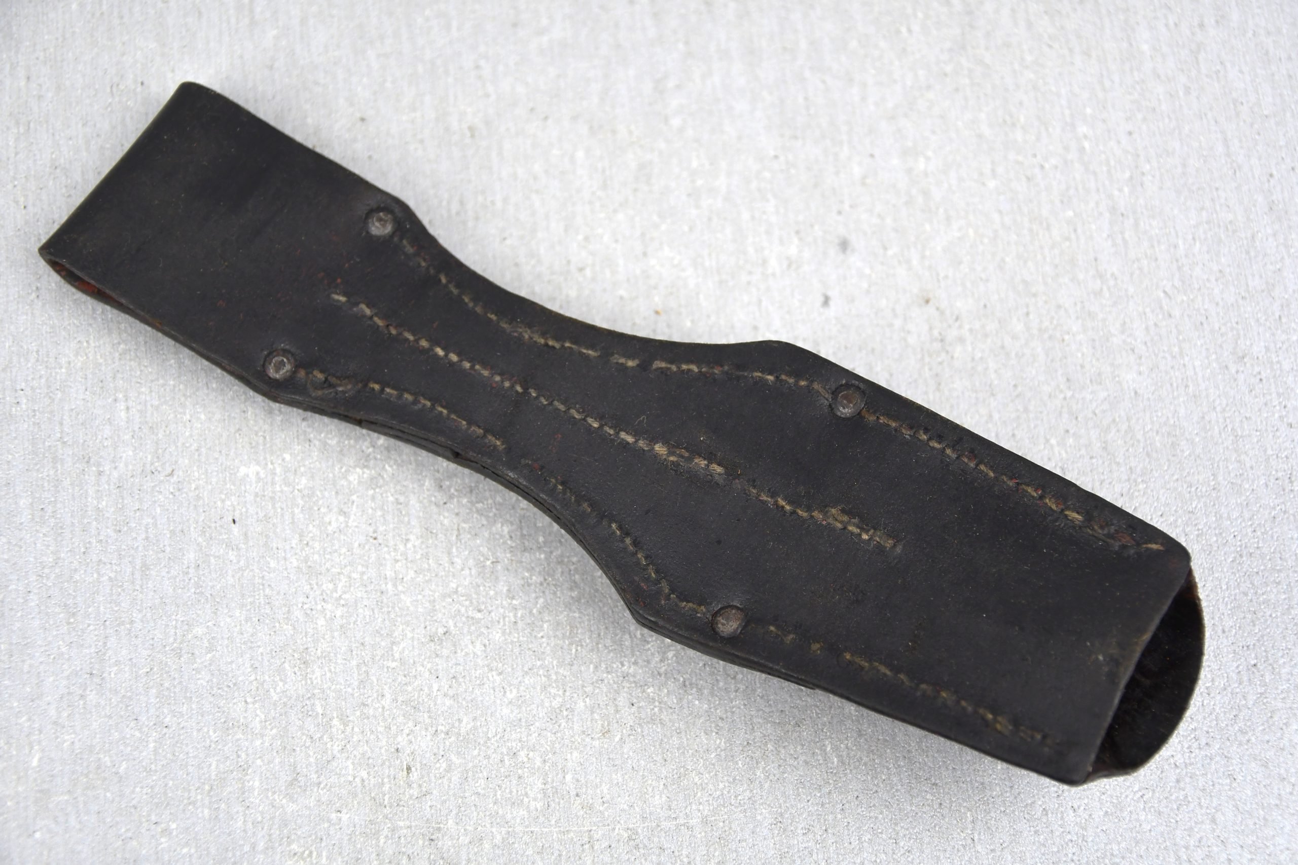 Wehrmacht K98 leather bayonet frog ca. 1941 — image 2