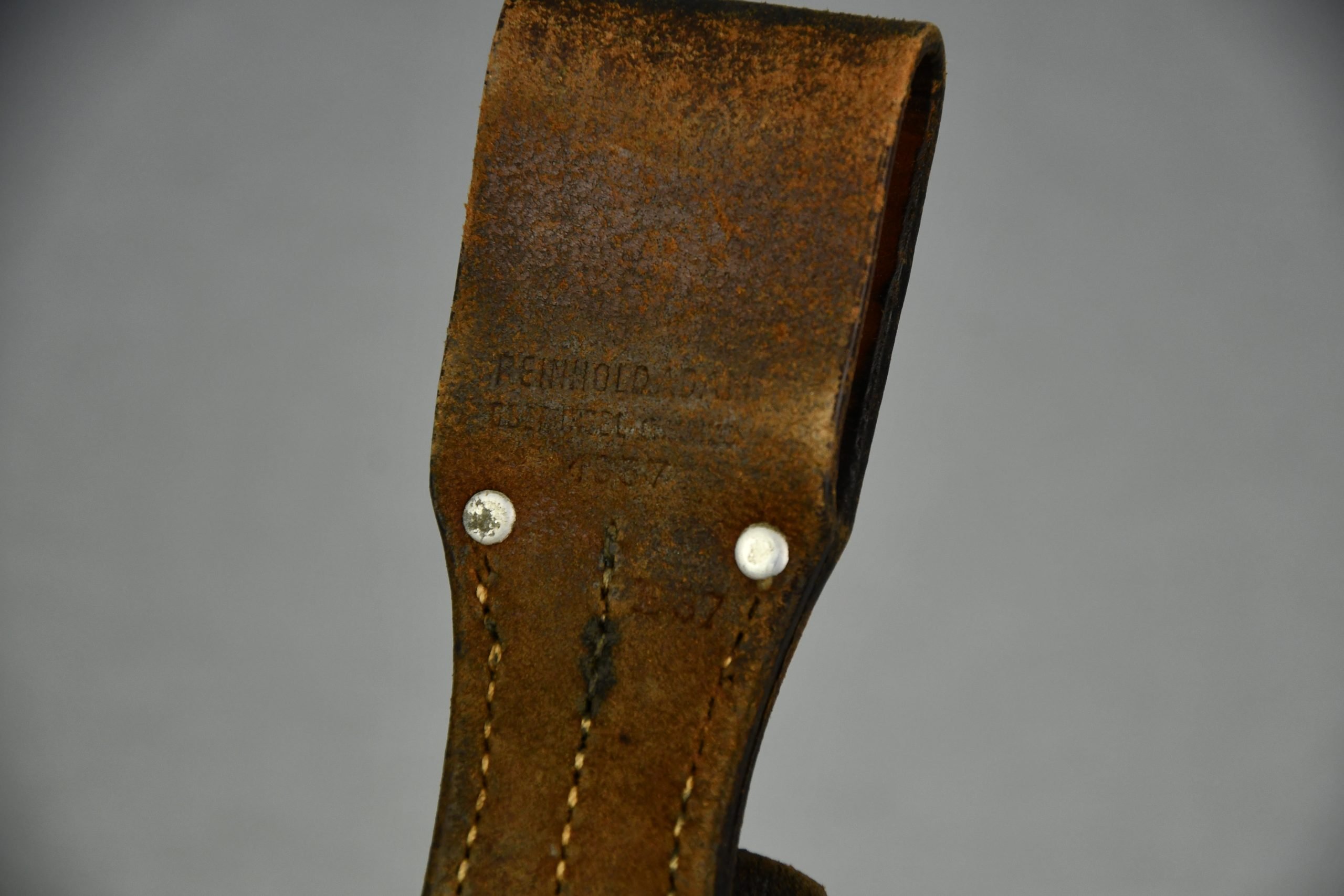 Wehrmacht K98 leather bayonet frog by Reinhold Adam 1937 — image 4