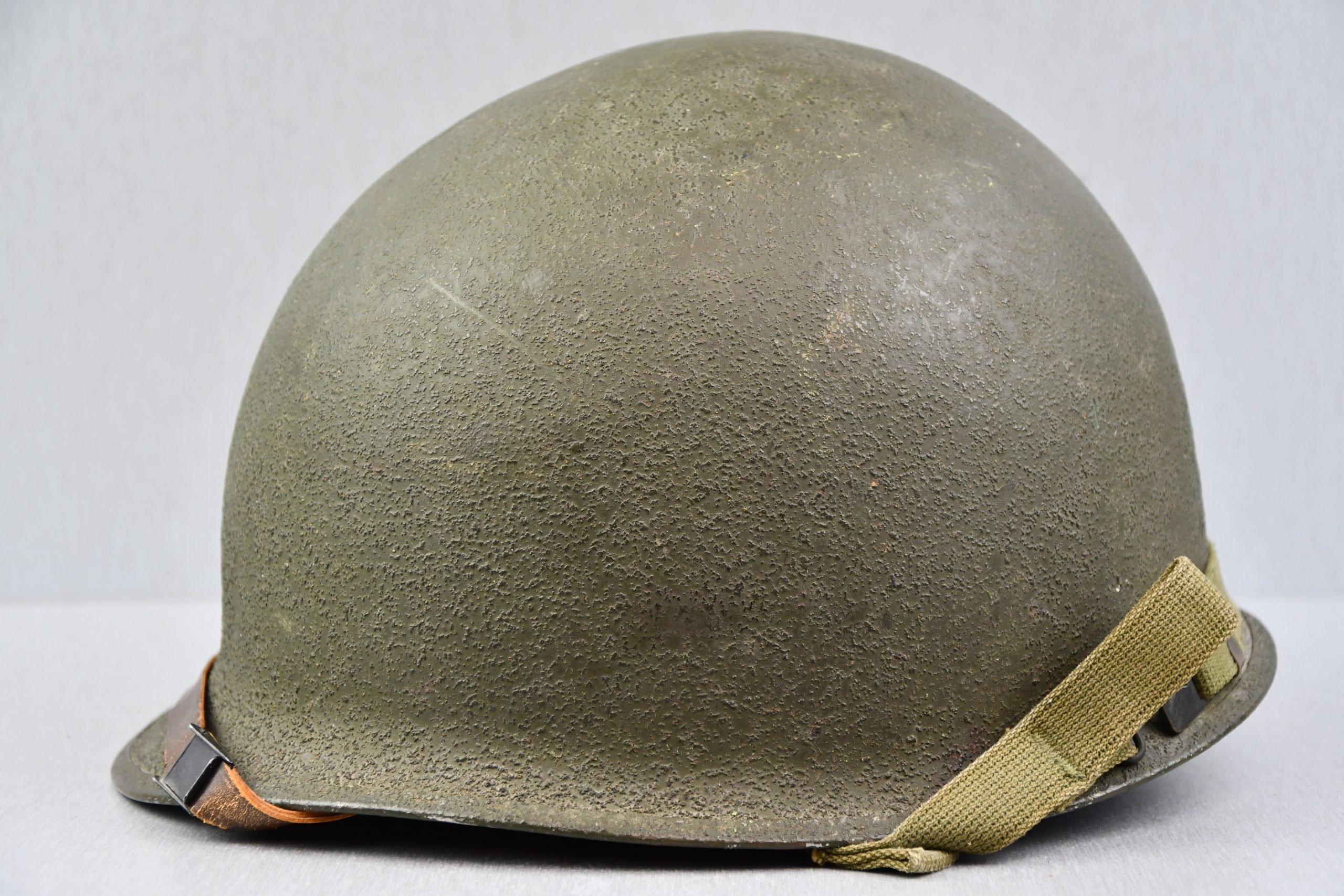 US M1 steel fixed bail helmet by 'Schleuter' with liner by Firestone — image 3