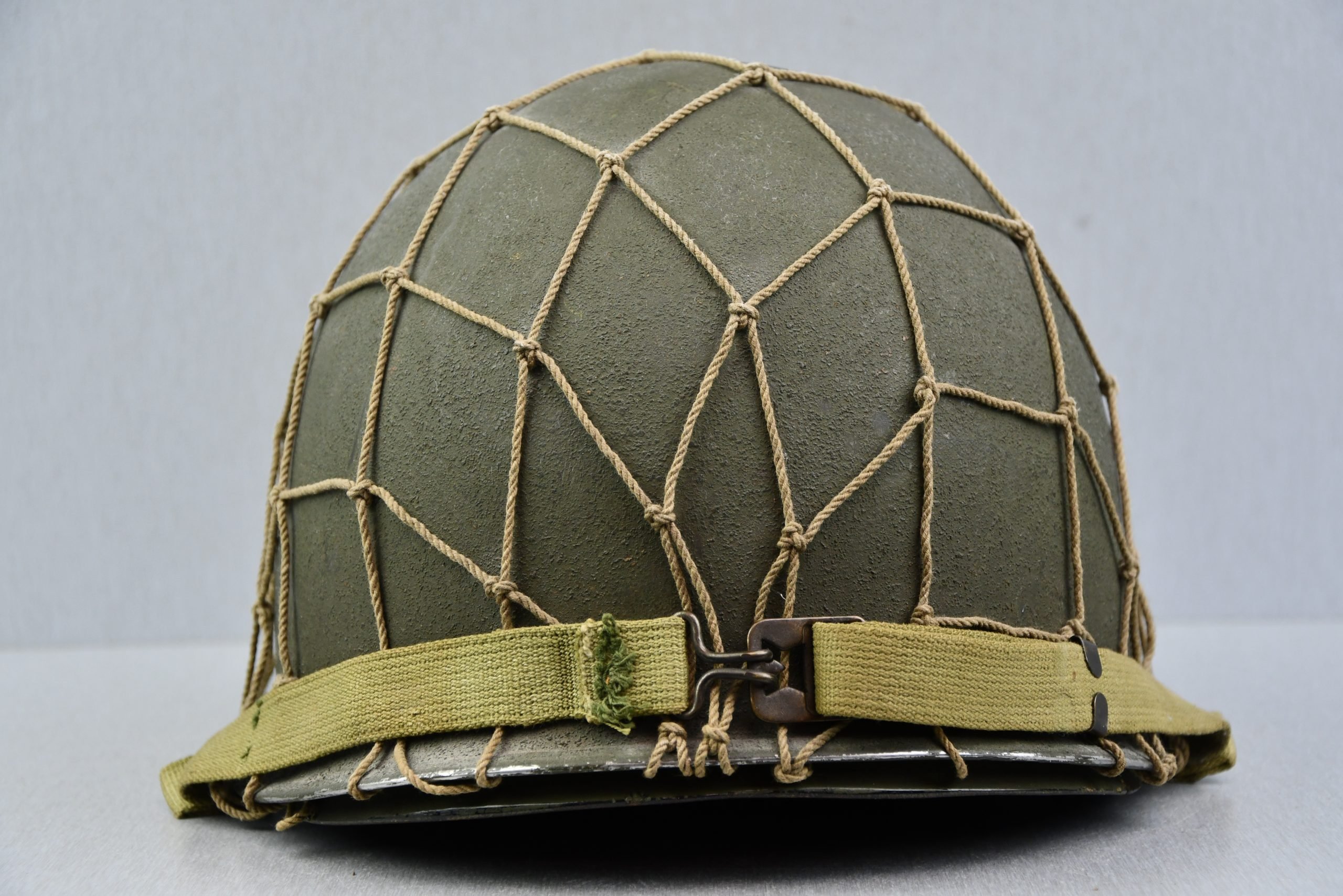 US WW2 M1 fixed bale steel helmet with liner by CAPAC — image 3
