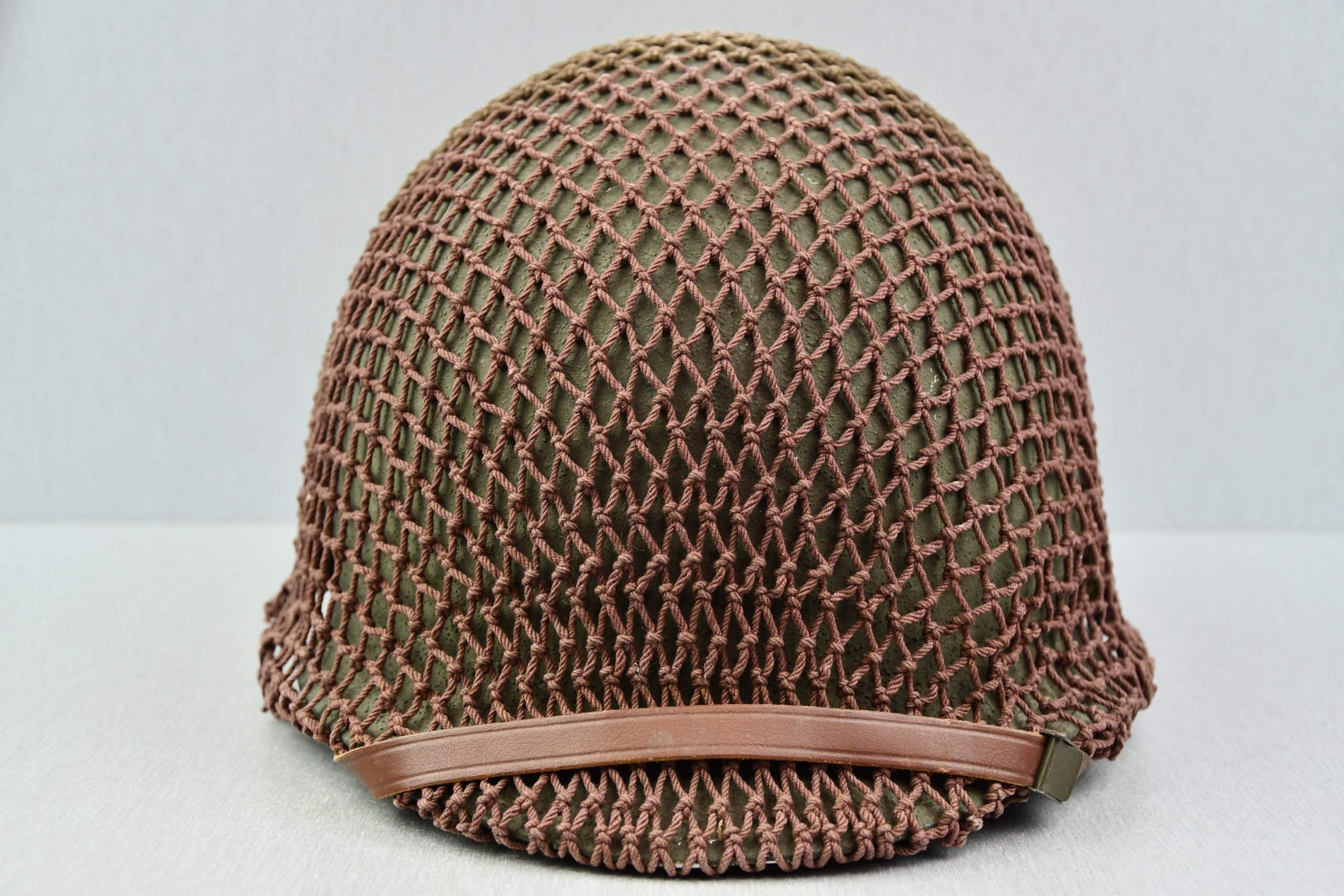 MINT US WW2 M1 fixed bale steel helmet with early Inland liner — image 5