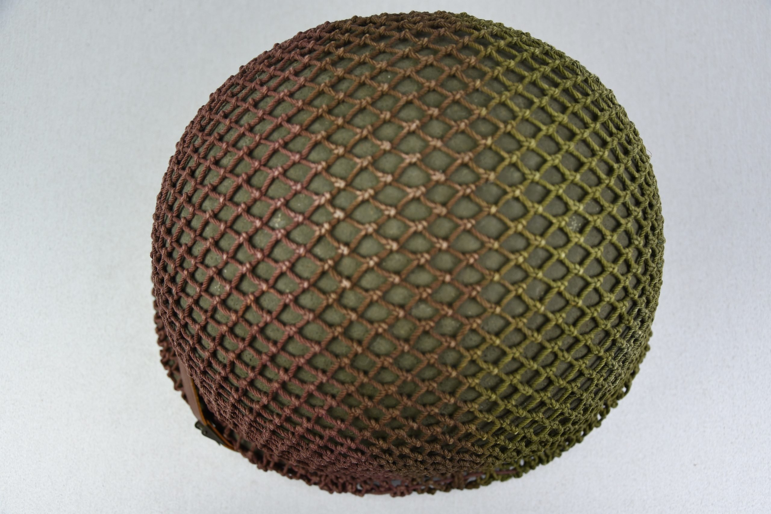 MINT US WW2 M1 fixed bale steel helmet with early Inland liner — image 7