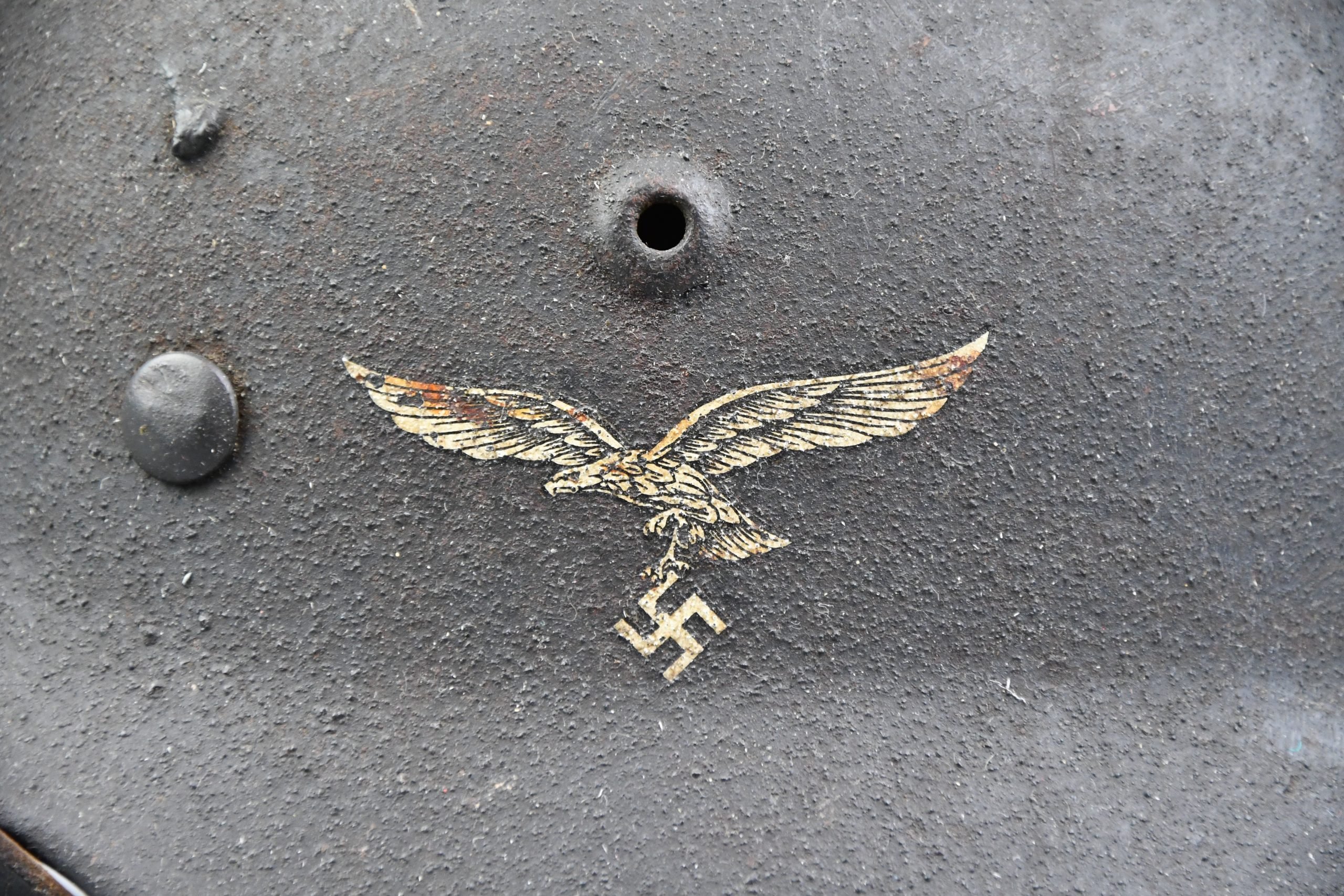 M40 Luftwaffe single decal steel helmet hkp64 — image 2