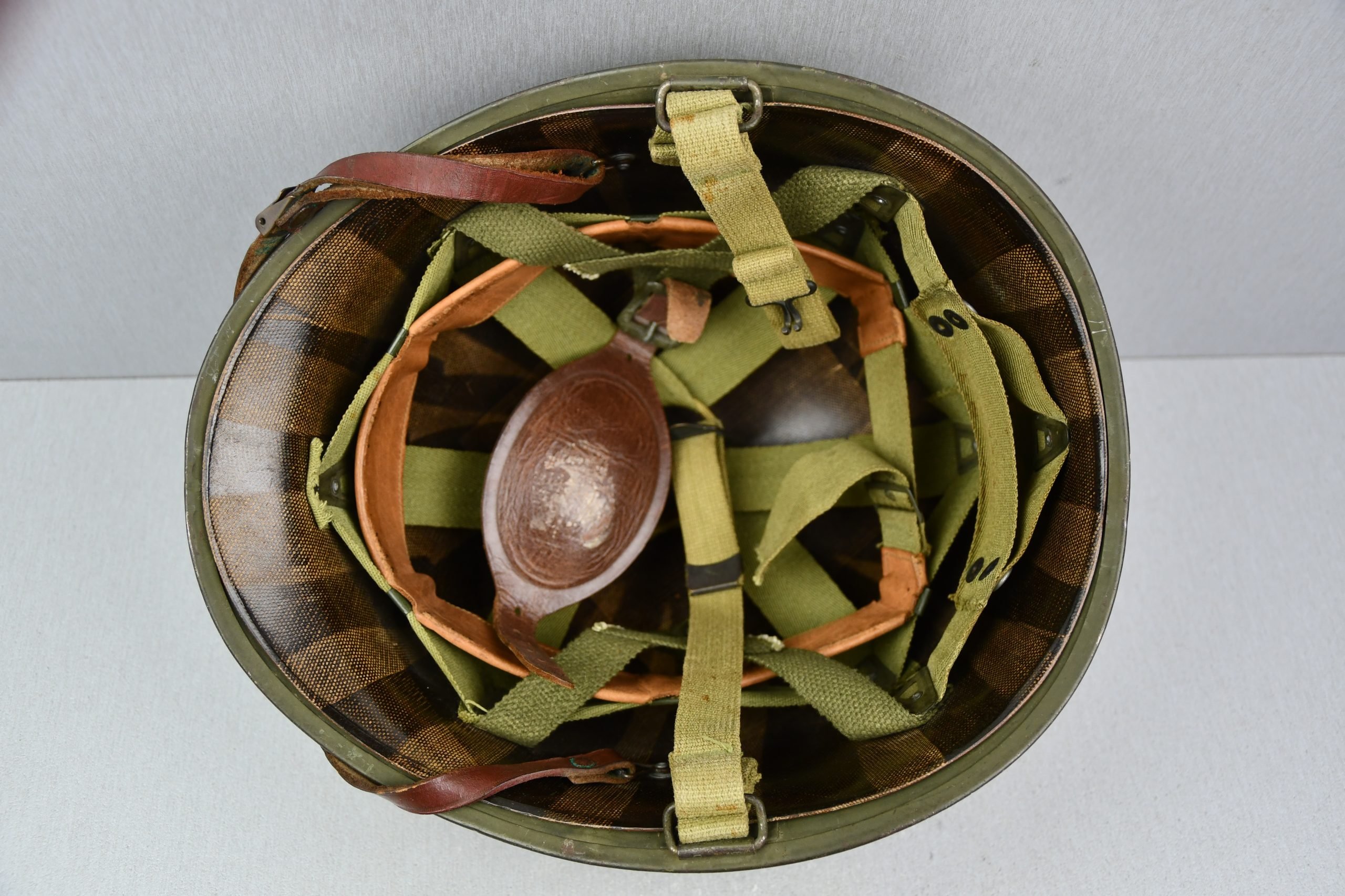 US WW2 M1-C paratrooper helmet with Westinghouse liner — image 10