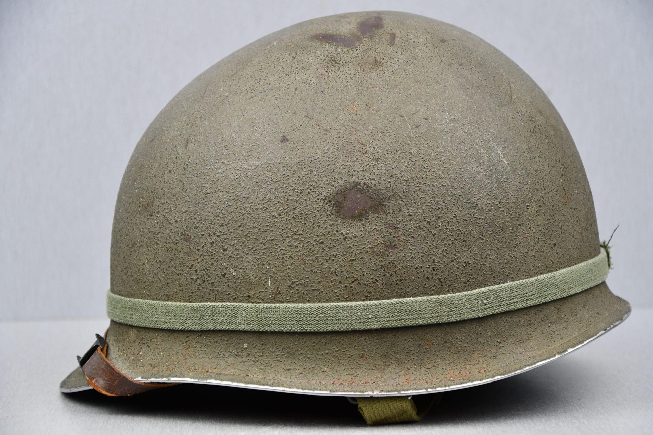 US WW2 M1 fixed bale steel helmet with liner by CAPAC for Lieutenant — image 7
