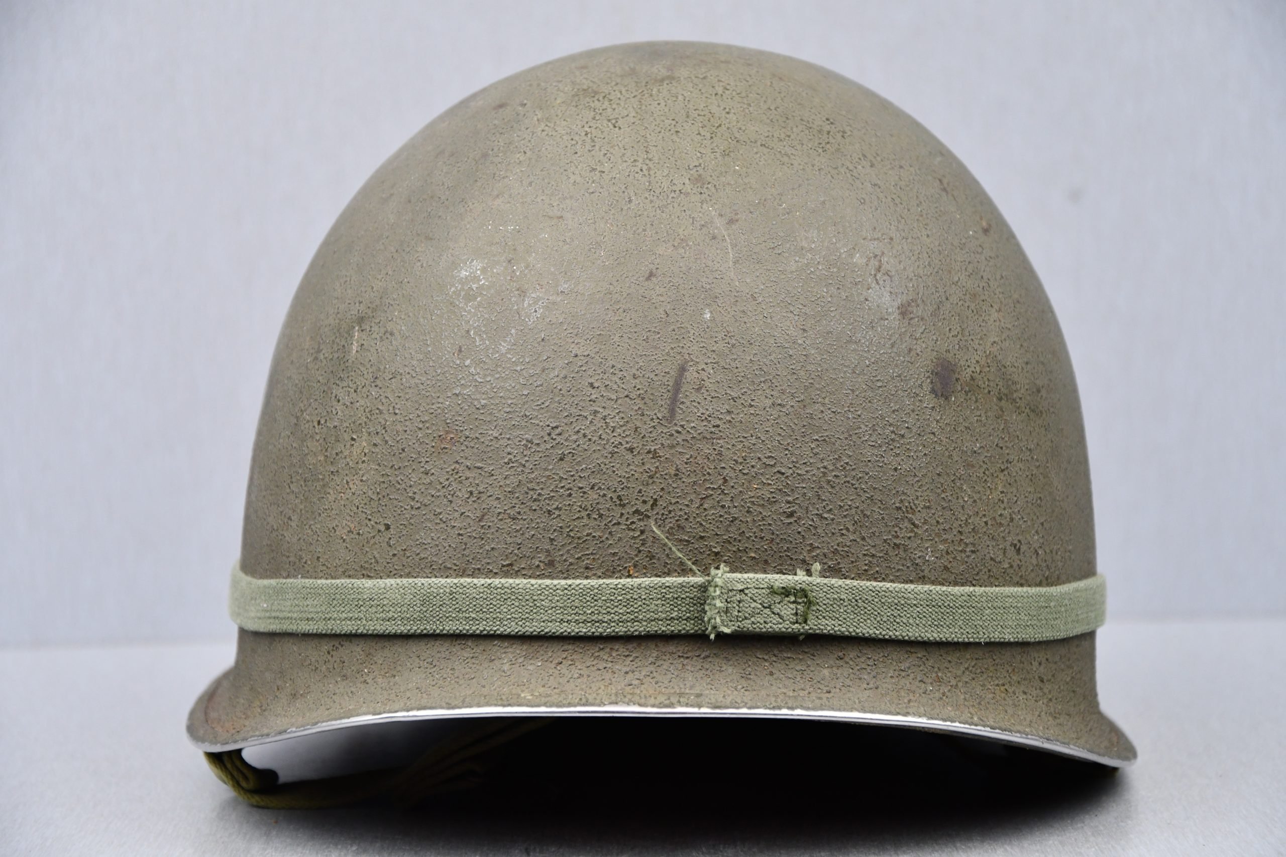 US WW2 M1 fixed bale steel helmet with liner by CAPAC for Lieutenant — image 8