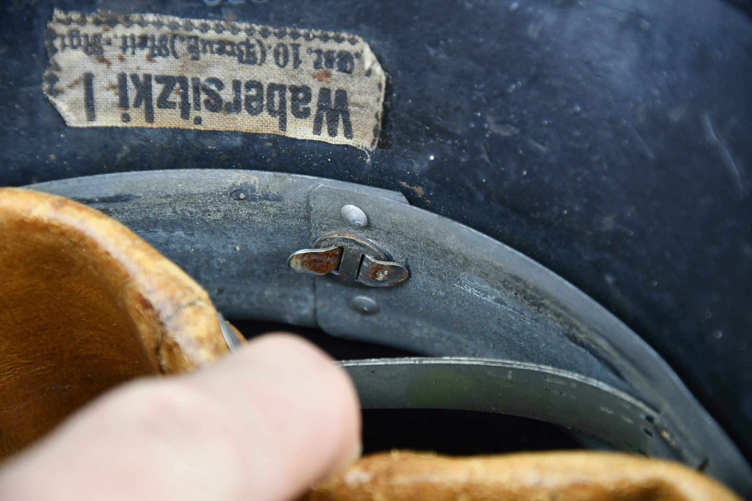 M40 Luftwaffe single decal steel helmet hkp64 named Uffz. Wabersitzki — image 14