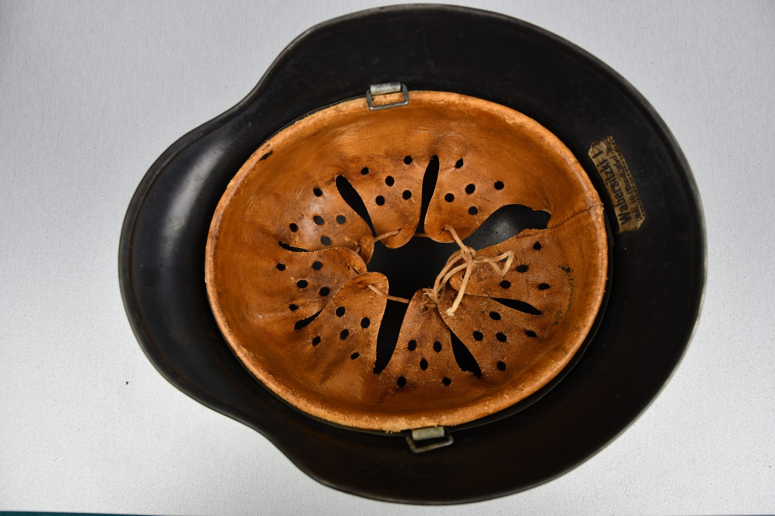 M40 Luftwaffe single decal steel helmet hkp64 named Uffz. Wabersitzki — image 7