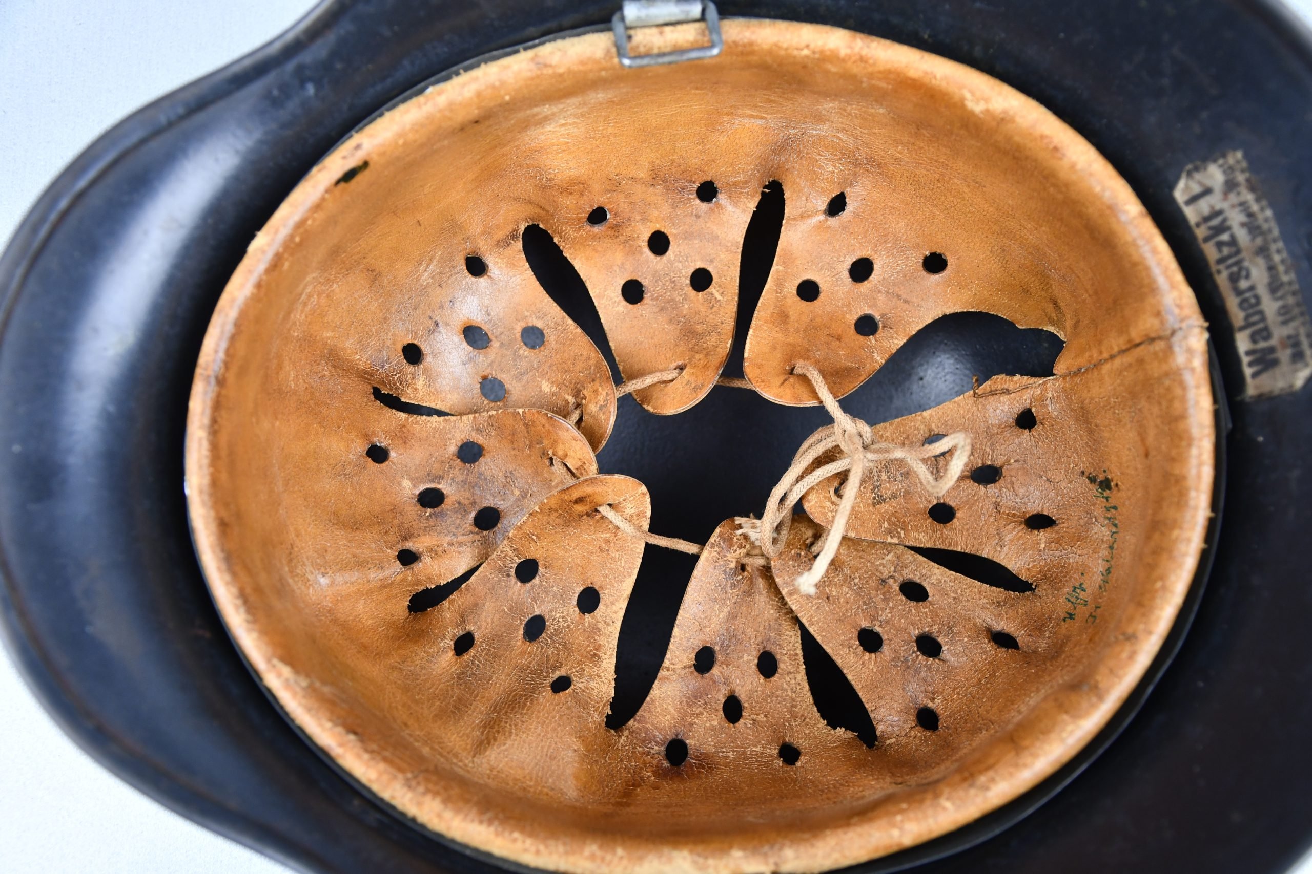 M40 Luftwaffe single decal steel helmet hkp64 named Uffz. Wabersitzki — image 8