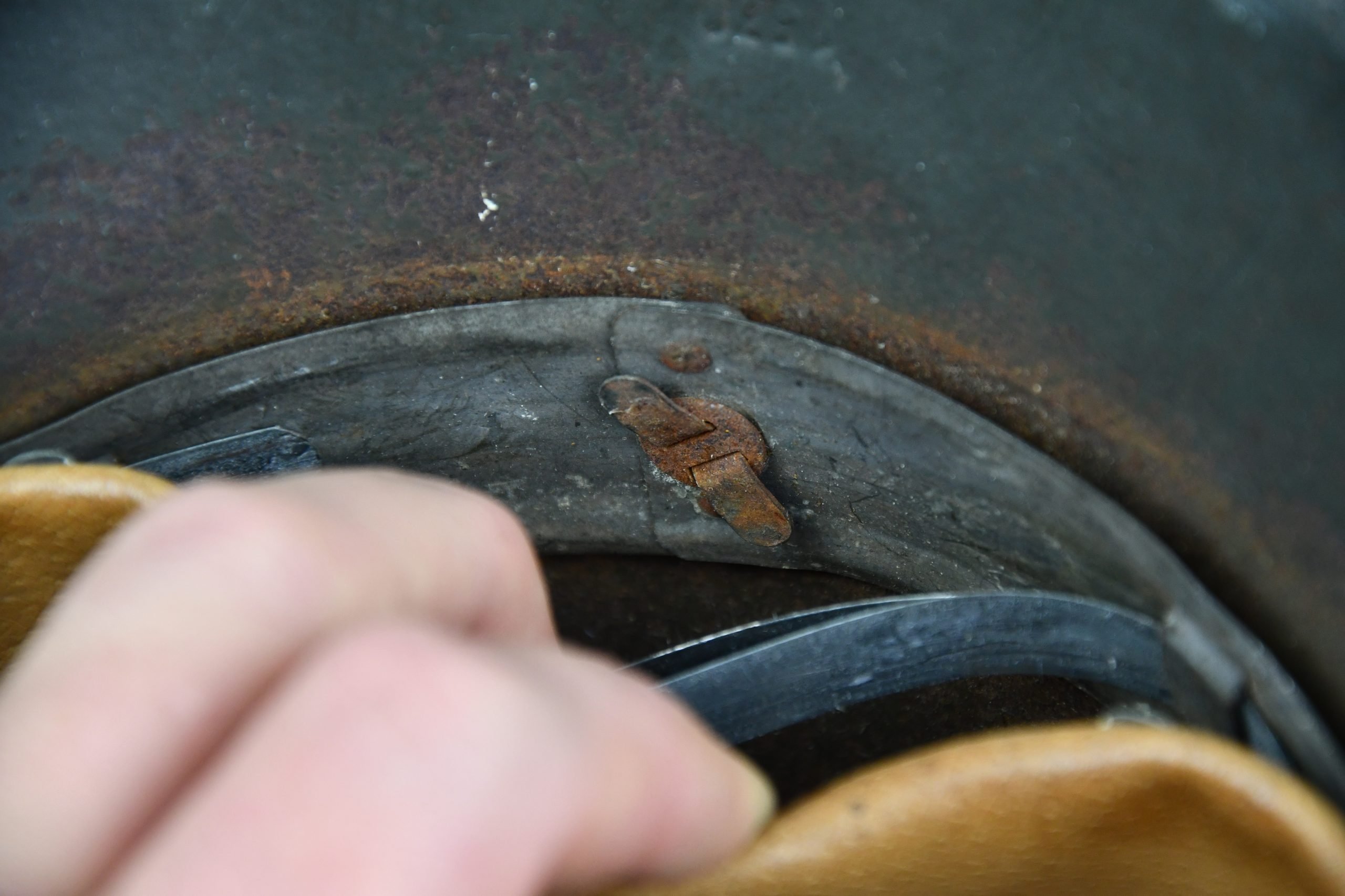 M42 army (Heer) ex-single decal steel helmet ET62 — image 17