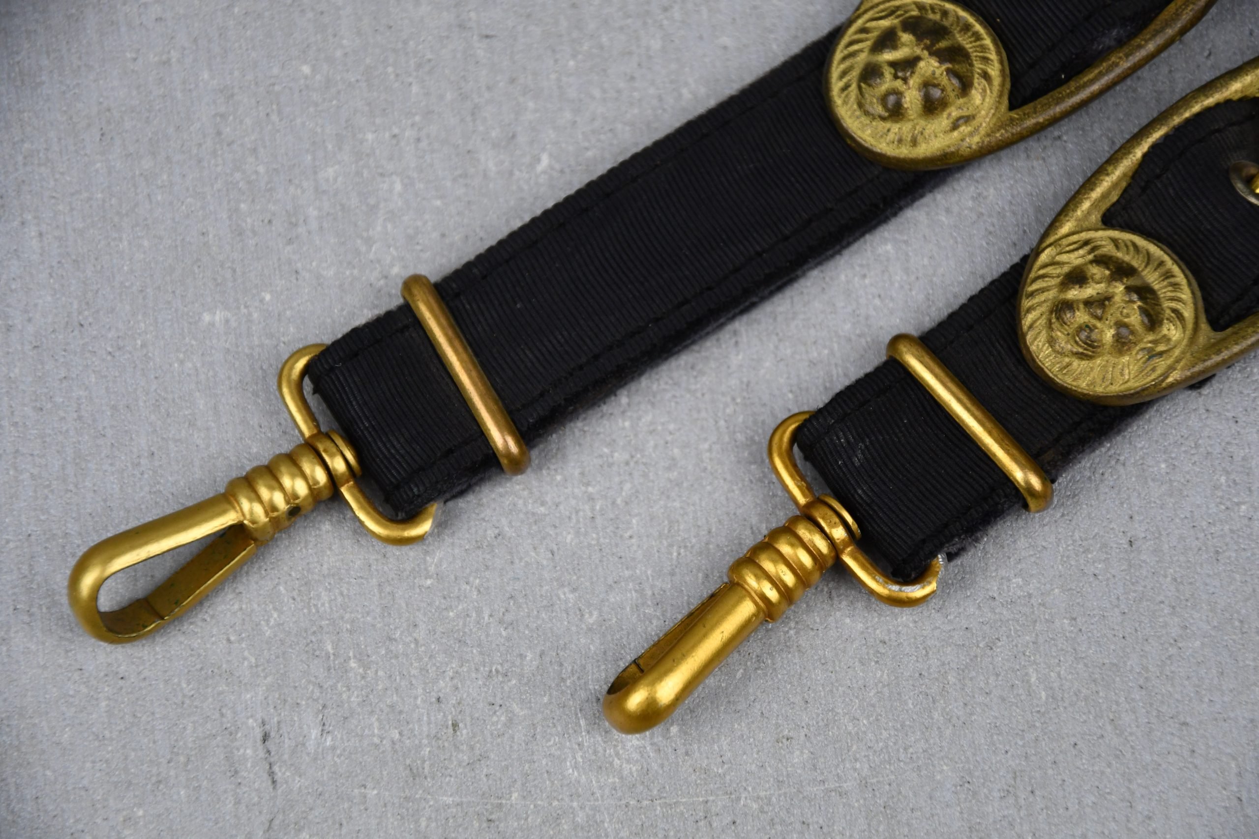 Kriegsmarine officer dagger hangers — image 4