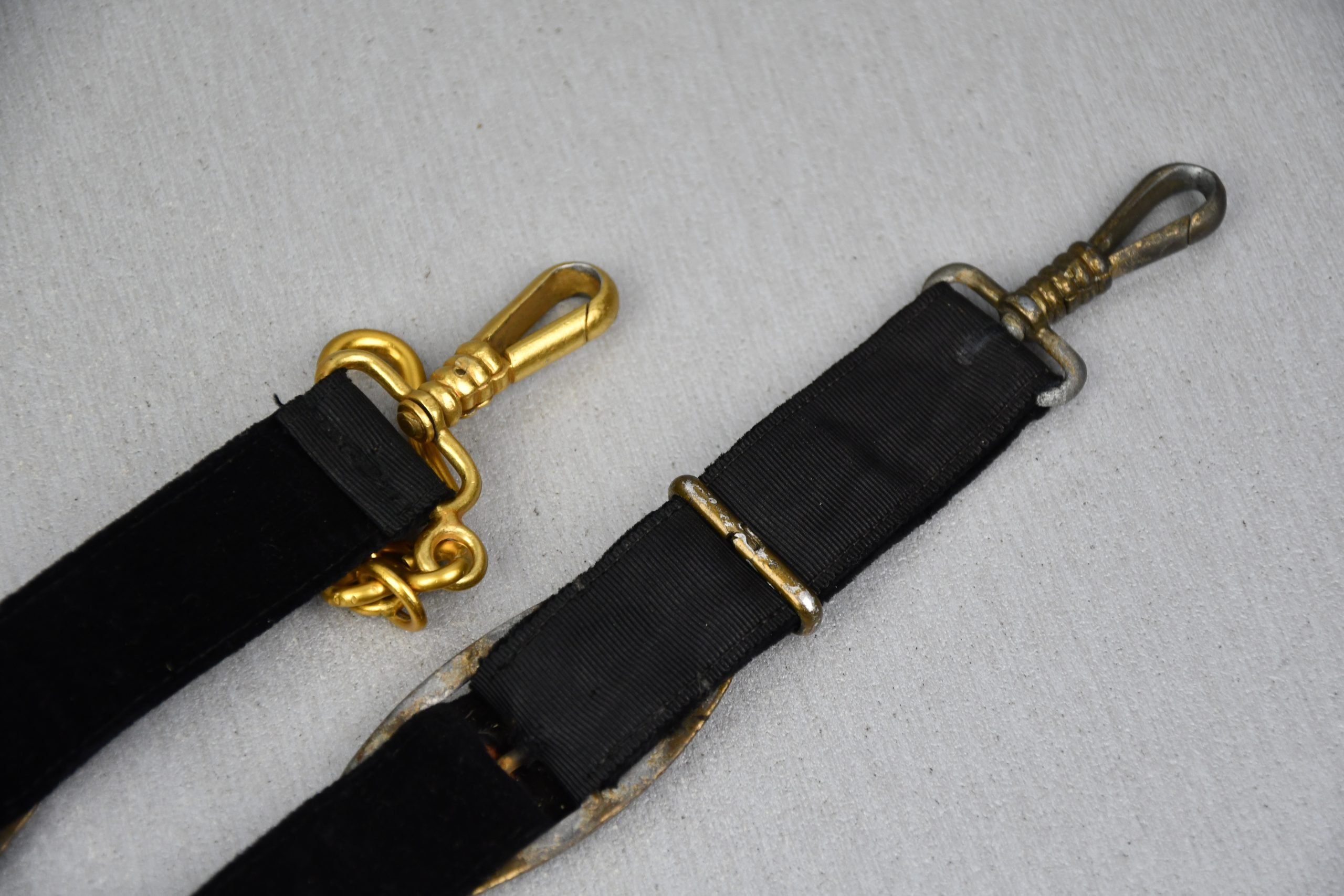 Kriegsmarine officer dagger hangers — image 10